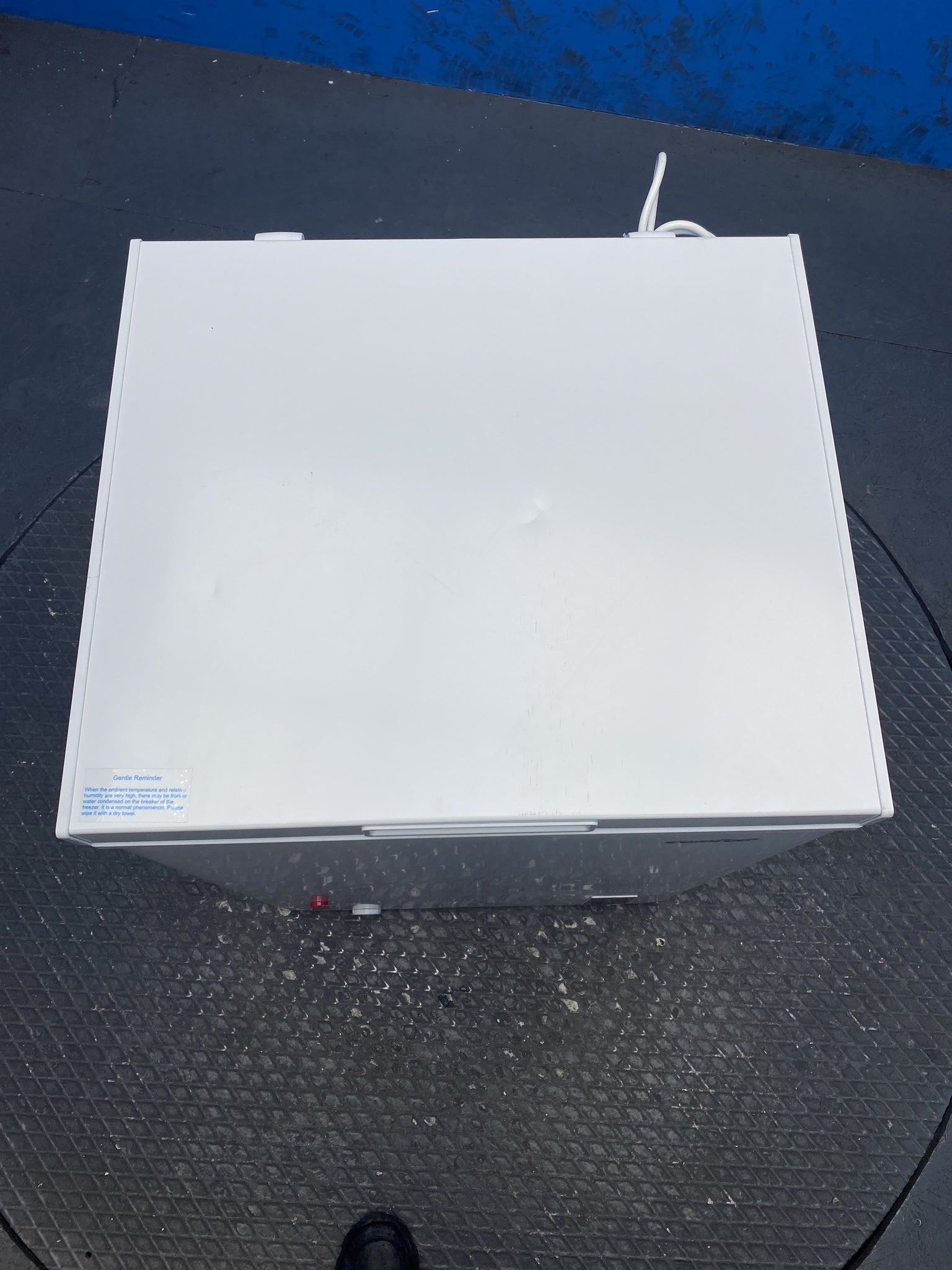 COMFEE' RCC100WH2E 99L Chest Freezer with Digital Control