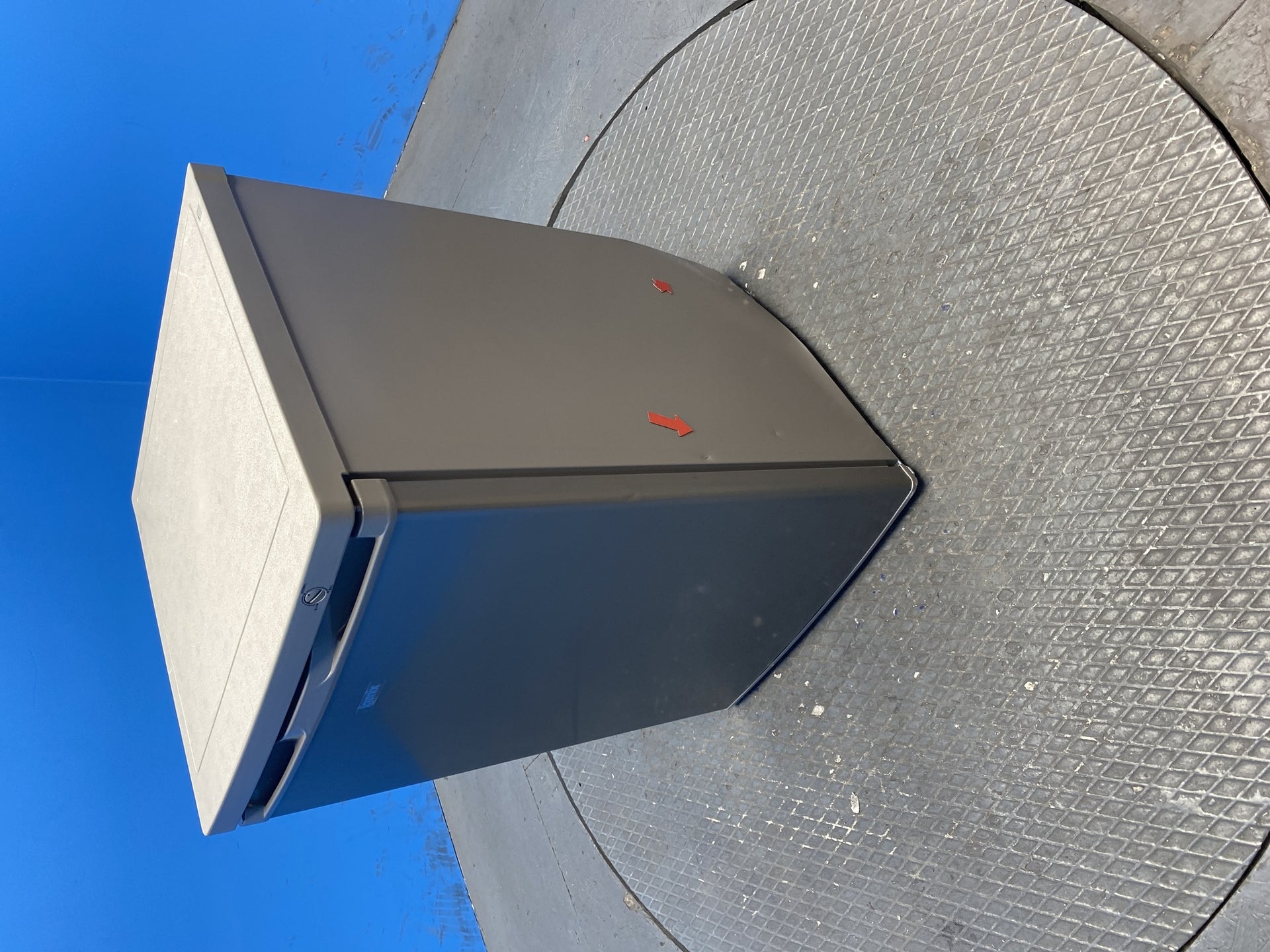 Igenix IG355X 91 Litre Under Counter Freezer
