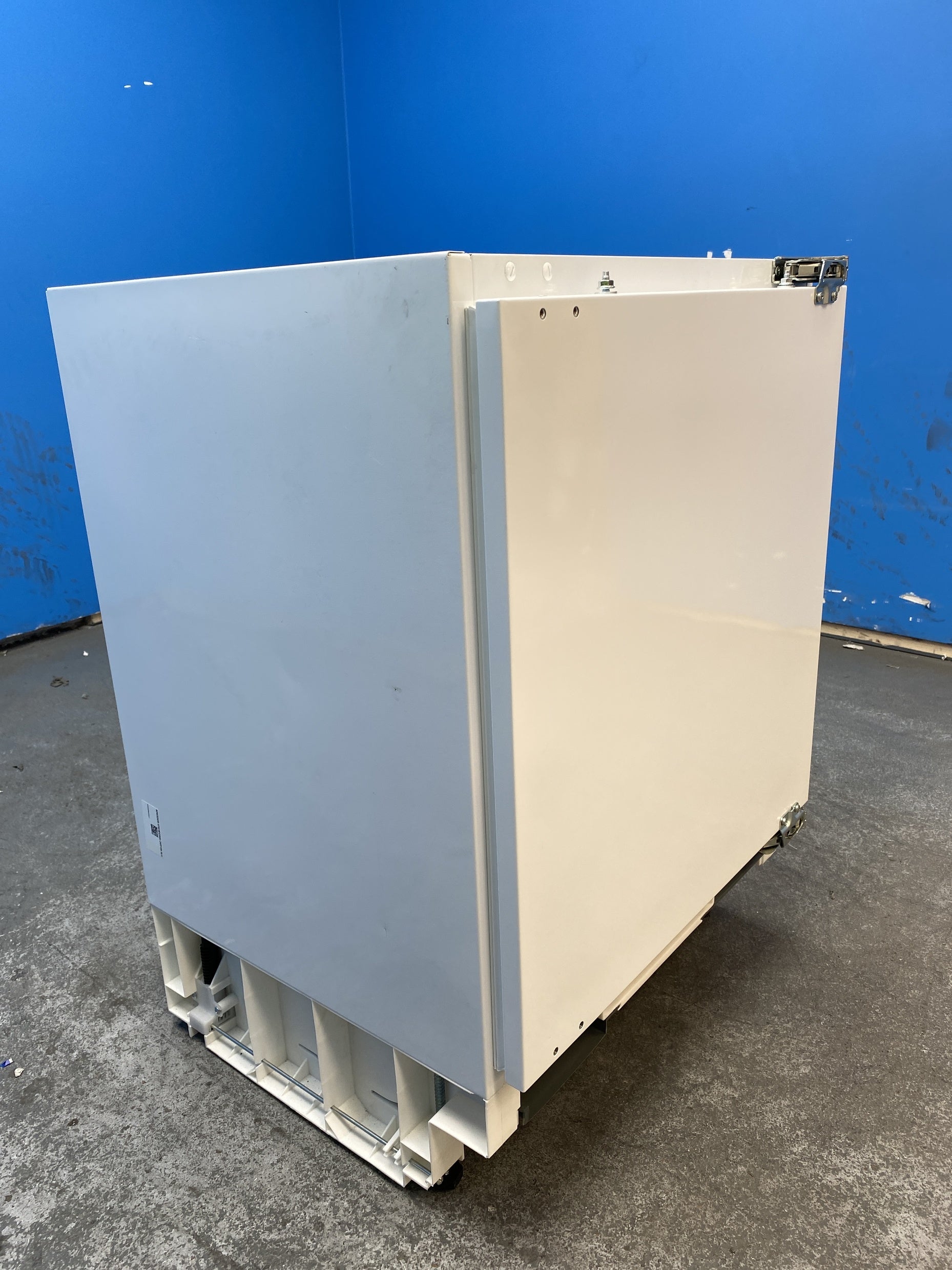 #GRC-155-985 - AEG NSK6I82EF 6000 Integrated 134 Litre Undercounter Larder Fridge