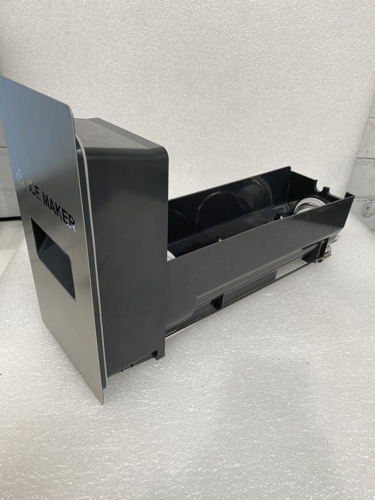 #GRC-155-706 - Hisense RQ760N4IFE Fridge Freezer Ice Cube Tray