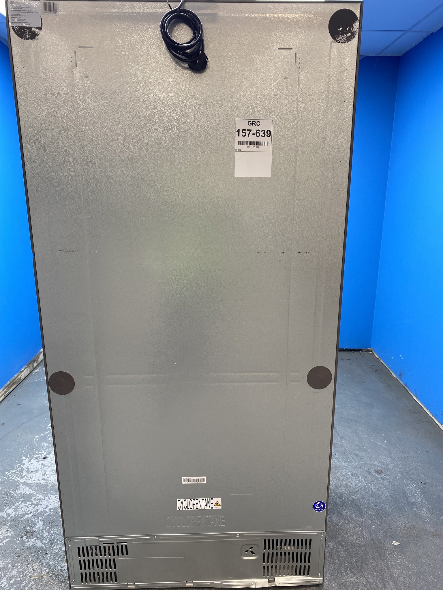 #GRC-157-639 - Hisense RQ768N4GBE KitchenFit Total No Frost American Fridge Freezer