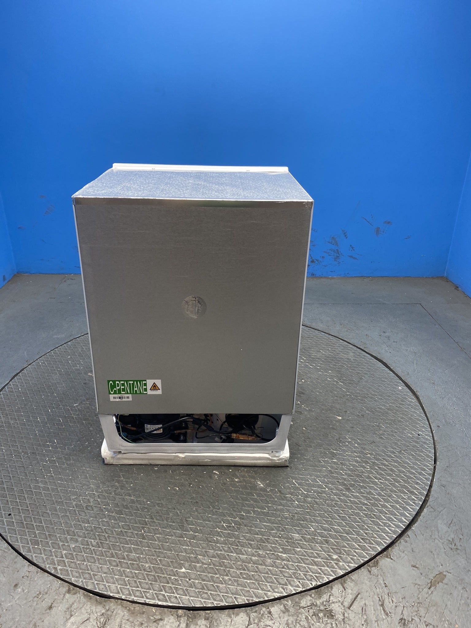 Candy CMLS68EWK Integrated 135L Under Counter Fridge