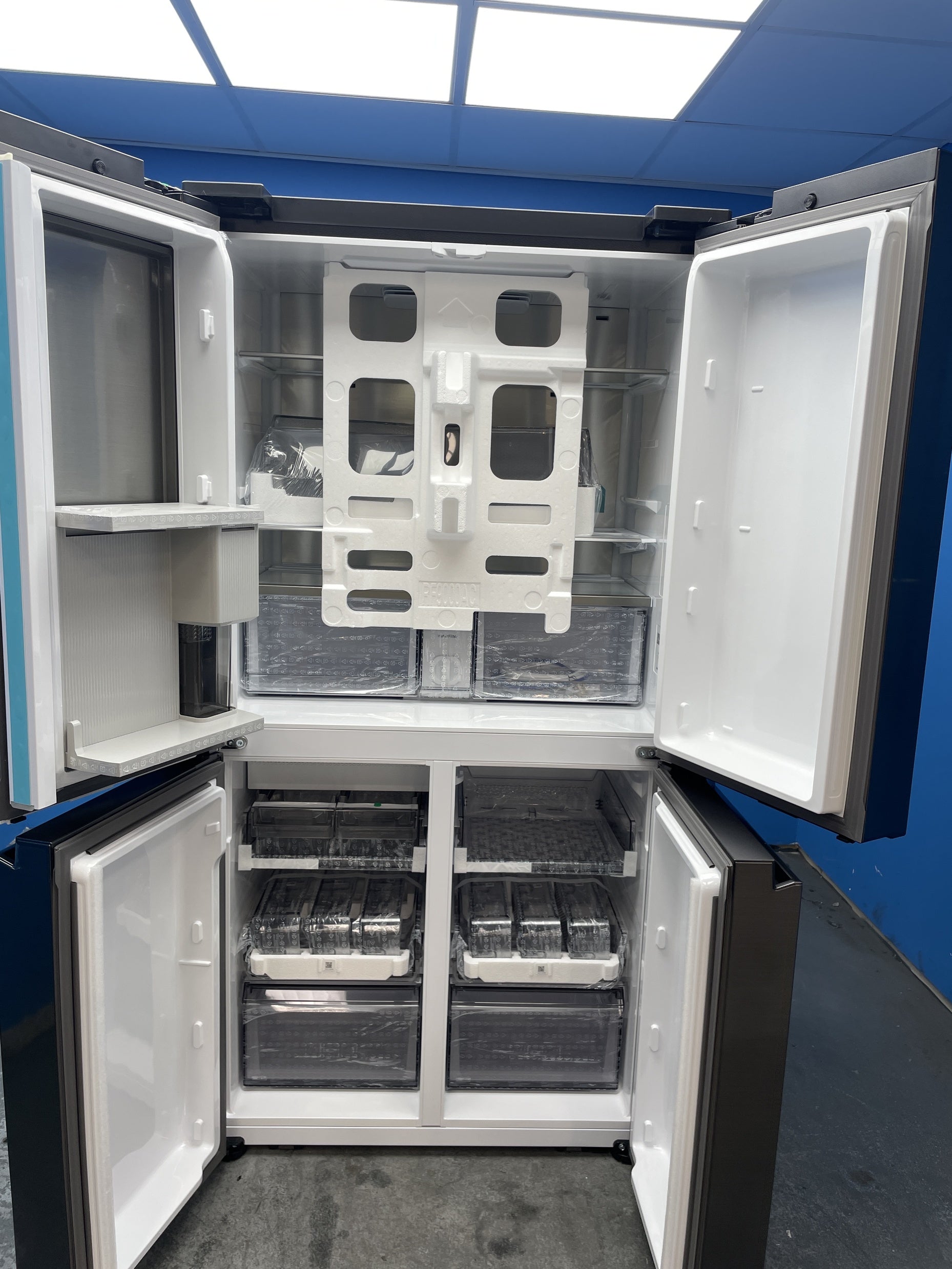 #GRC-157-802 - Samsung Series 9 Bespoke AI RF65DG960EB1 SpaceMax French Door Refrigerator
