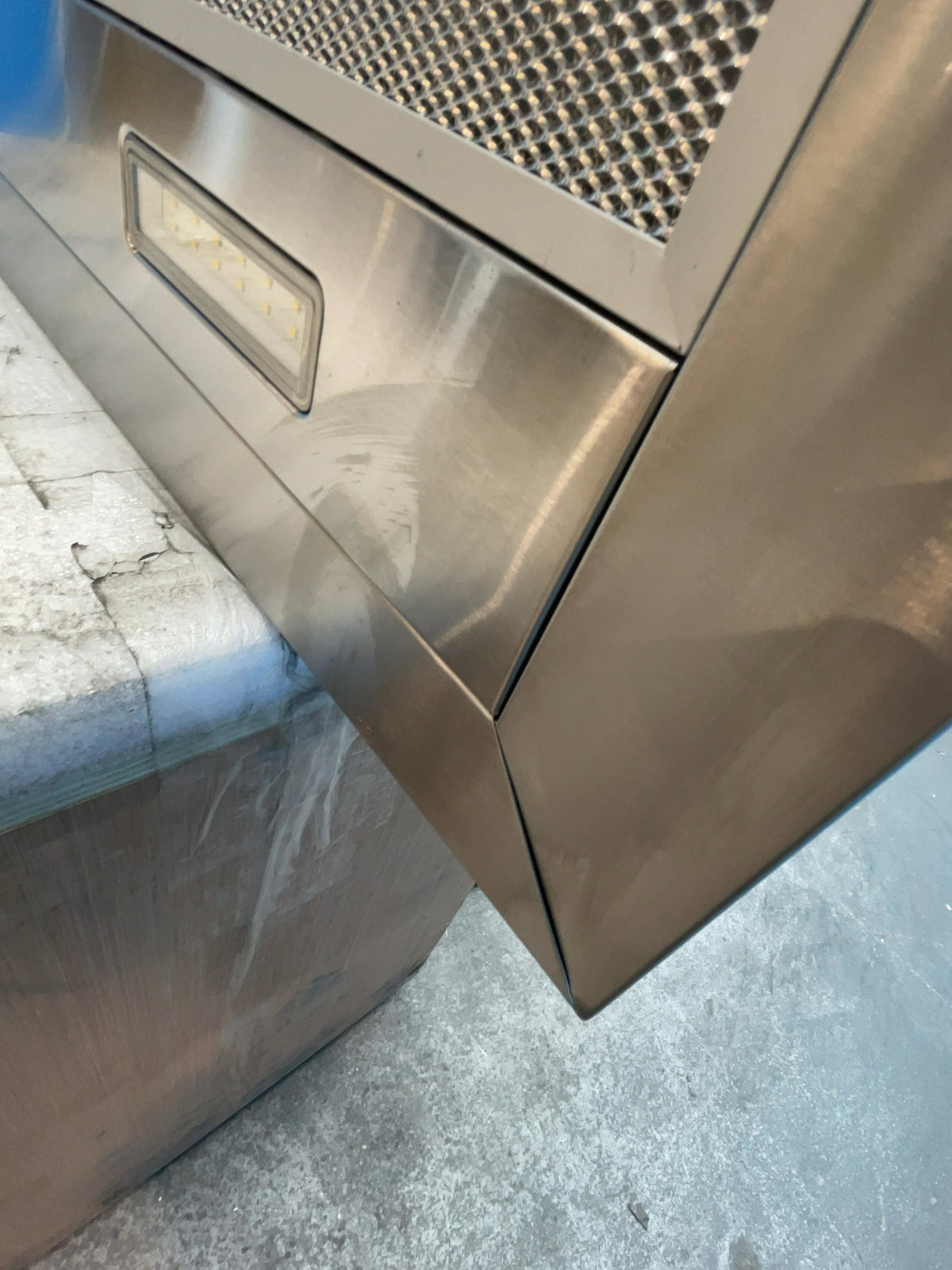 #GRC-153-179 - Hoover H500 90cm Island Cooker Hood – WiFi/Bluetooth, 703m³/h, Black Glass