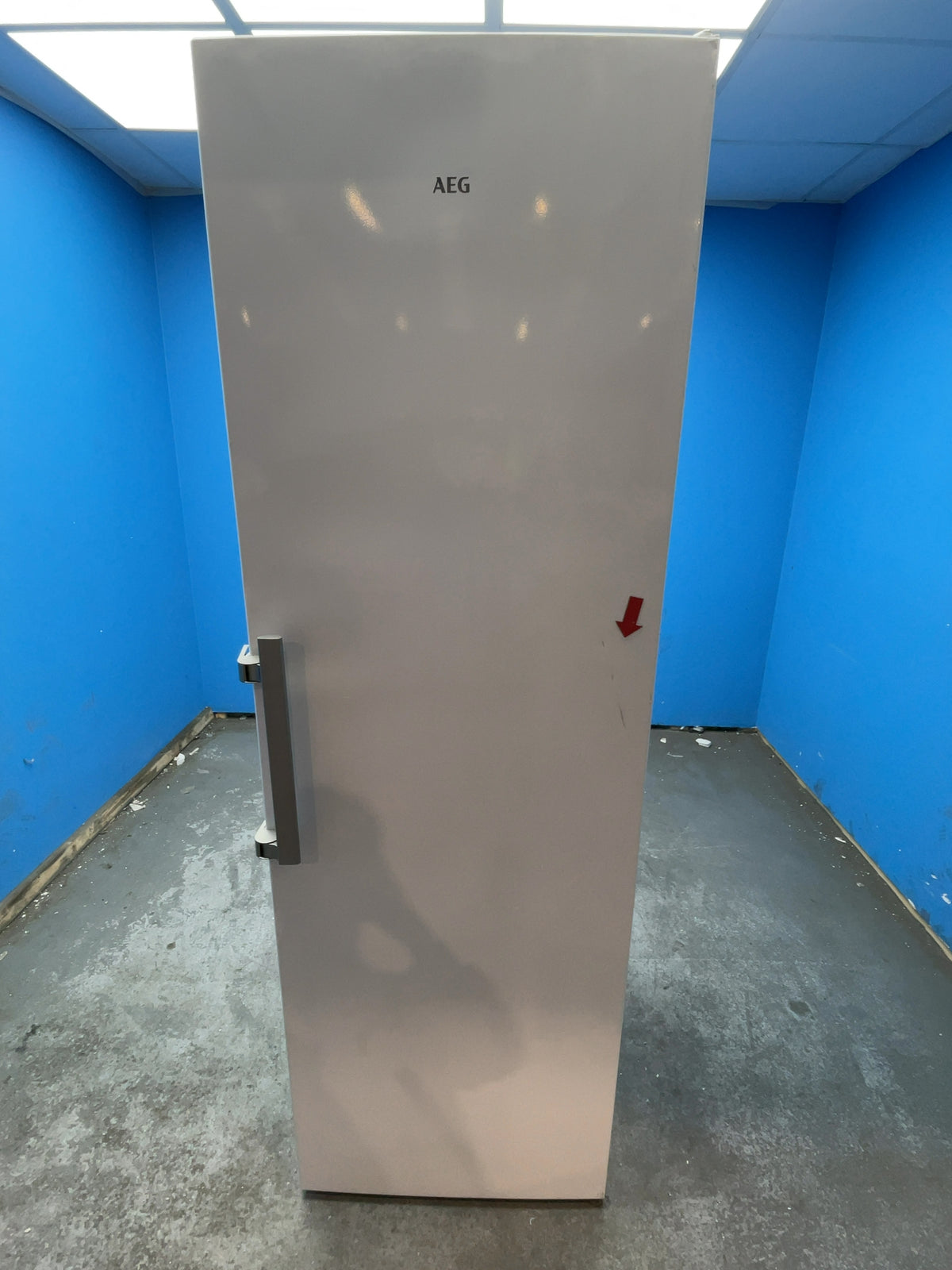 #GRC-156-022 - AEG 6000 Series 186cm Larder Fridge – 395L, DynamicAir, CoolMatic, White