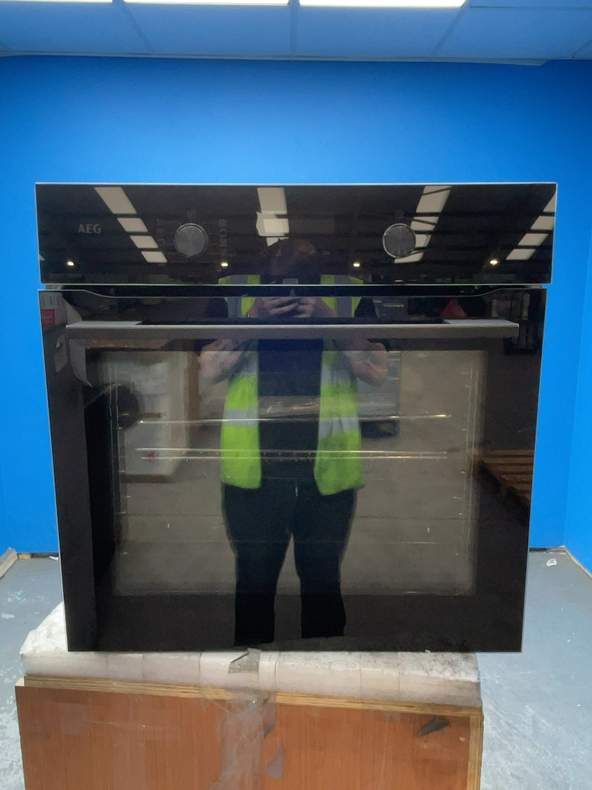 #GRC-158-241 - AEG NBS6P521AB Single Electric Oven – 71L, Pyrolytic Cleaning, AirFry