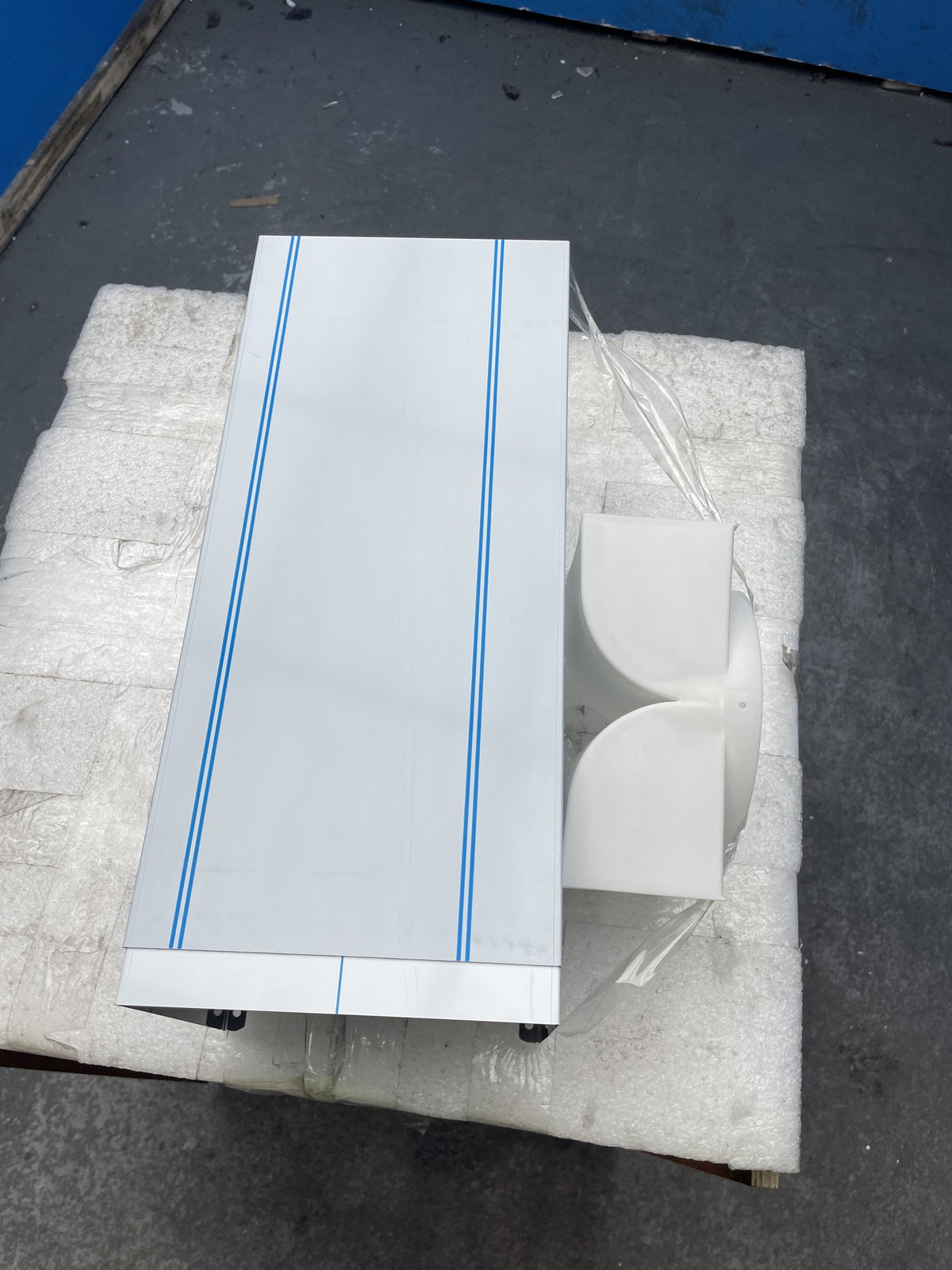 #GRC-158-295 - Electrolux 60cm Pyramid Chimney Cooker Hood – 2 LED Lights, Steel