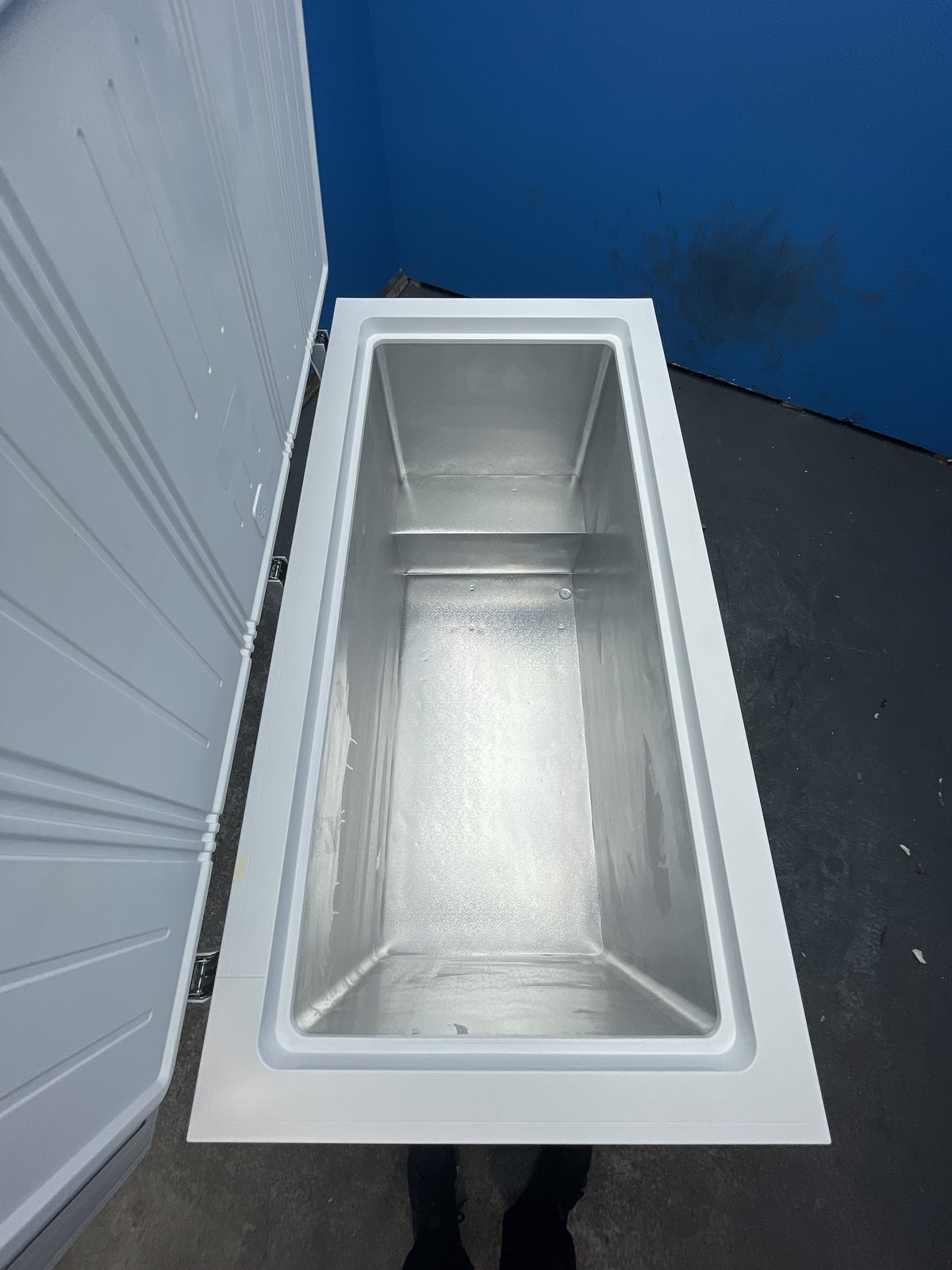 #GRC-163-150 - Hisense 372L Chest Freezer – Winter Guard, Hovering Door, White