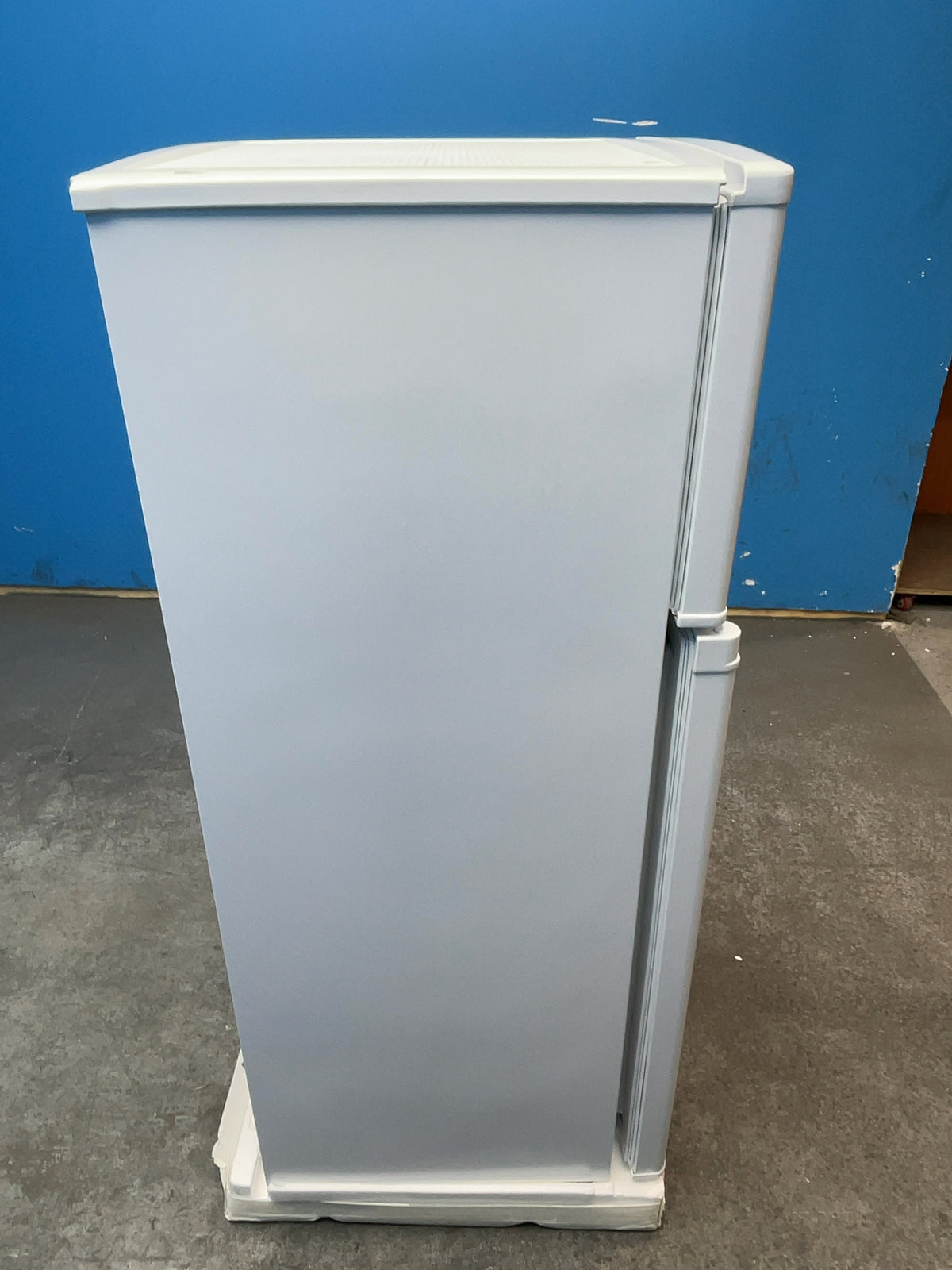 #GRC-163-957 - Candy 48cm Fridge Freezer – 117L, White, Manual Defrost