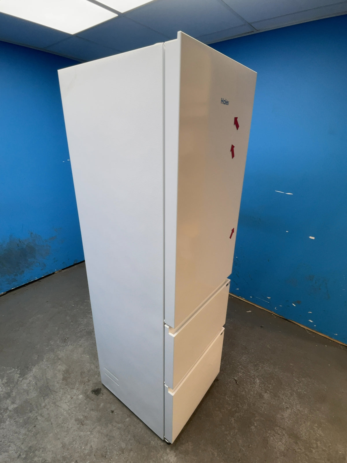 #GRC-163-975 - Haier 54.5cm 60/40 Fridge Freezer – 303L, White, Total No Frost, Smart WiFi