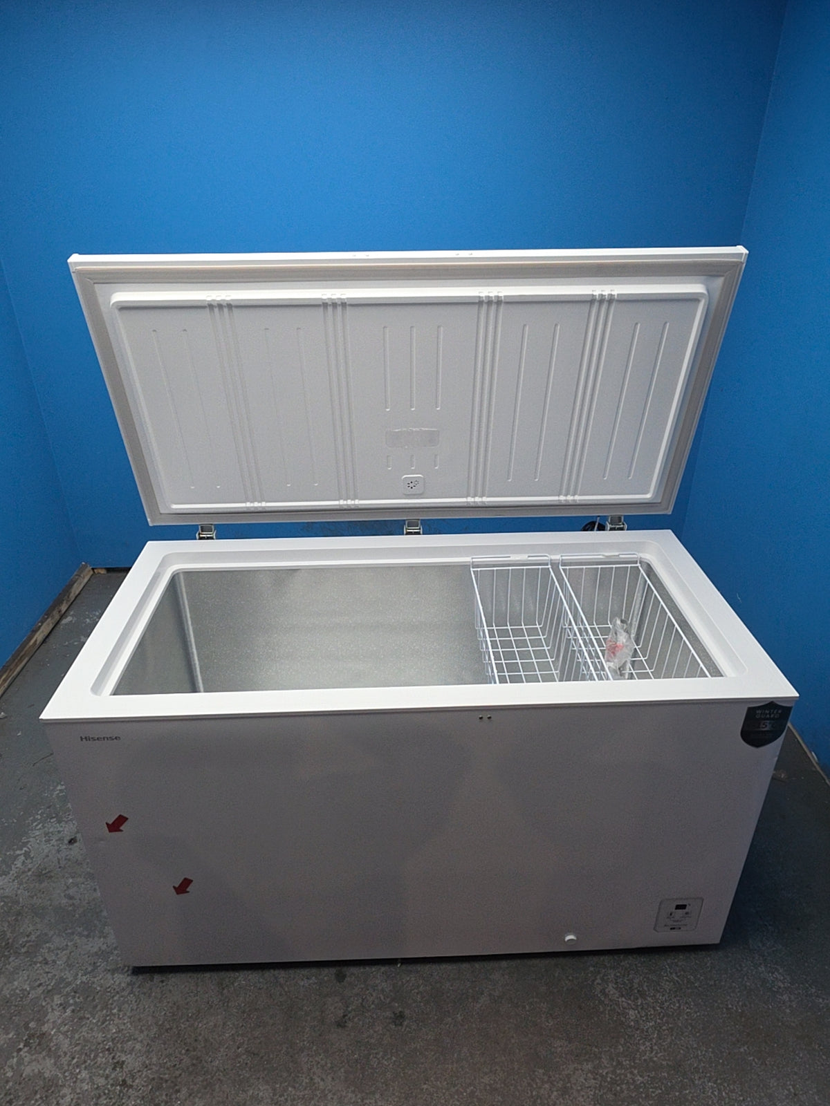 #GRC-164-034 - Hisense 372L Chest Freezer – Winter Guard, Hovering Door, White