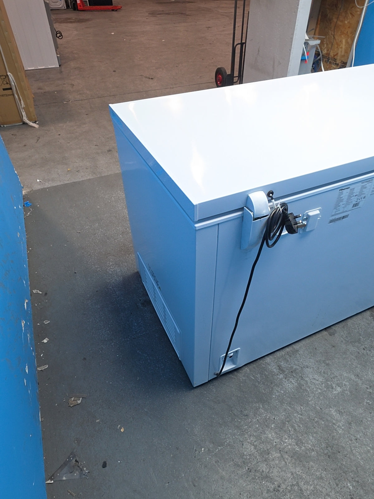 #GRC-164-034 - Hisense 372L Chest Freezer – Winter Guard, Hovering Door, White