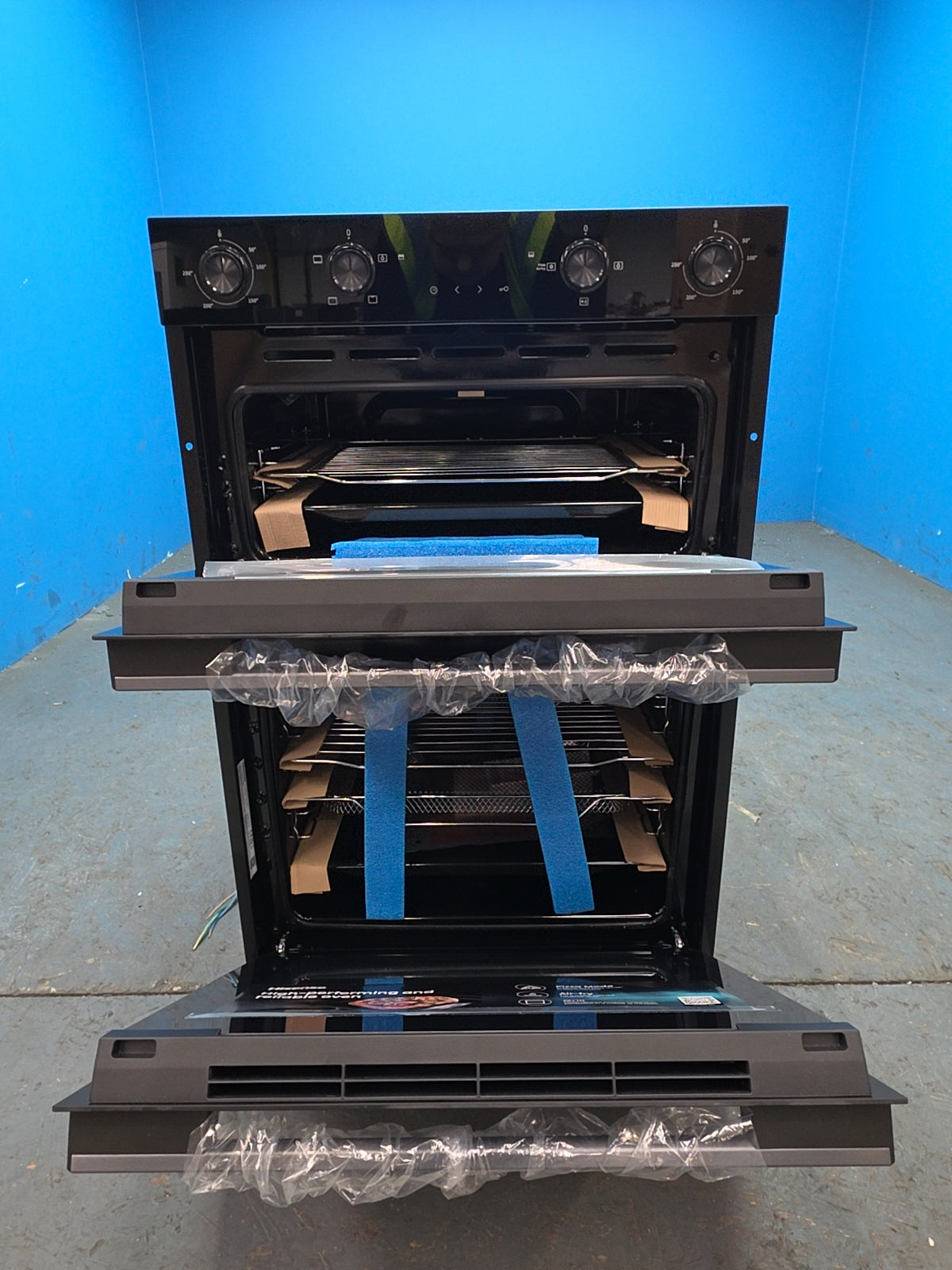 #GRC-164-041 - Hisense Built In Electric Double Oven – Air Fry Mode, Catalytic Liners, Black