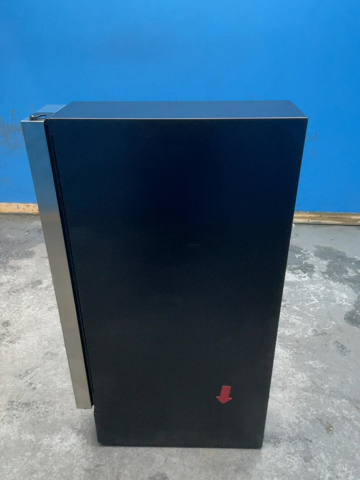 #GRC-164-100 - Hoover H-Wine 300 7 Bottle Slim Wine Cooler – hOn App, Vivino Integration