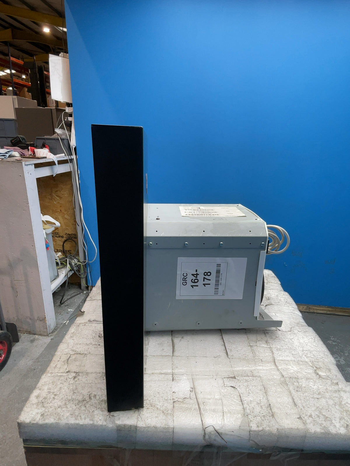 #GRC-164-178 - AEG 6000 ExtractionTech 60cm Chimney Cooker Hood – 600m³/h Extraction Rate, Pure Illumination LED, Black