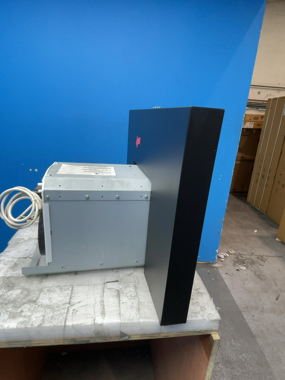 #GRC-164-178 - AEG 6000 ExtractionTech 60cm Chimney Cooker Hood – 600m³/h Extraction Rate, Pure Illumination LED, Black