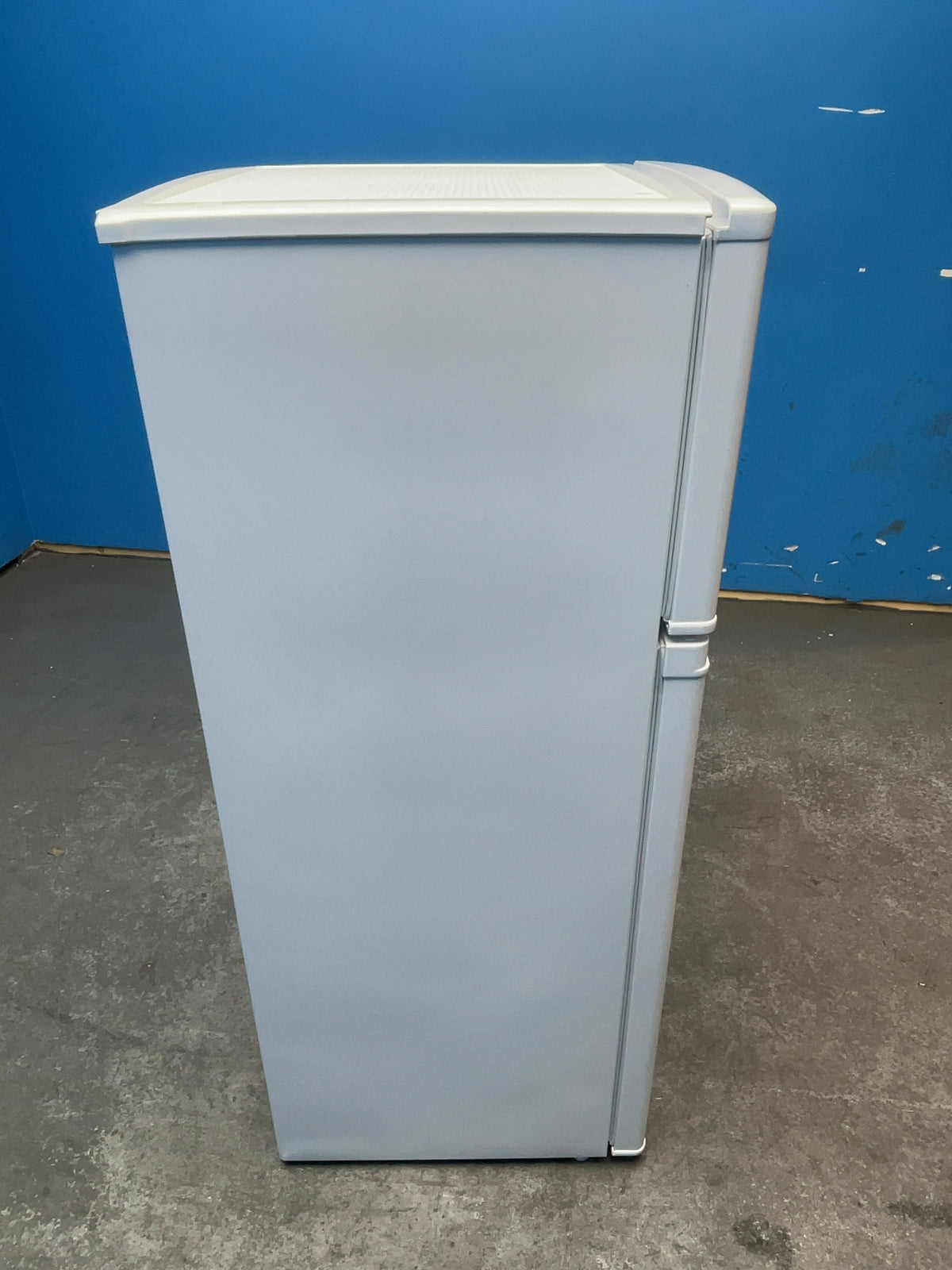 #GRC-164-405 - Candy 48cm Fridge Freezer – 117L, White, Manual Defrost