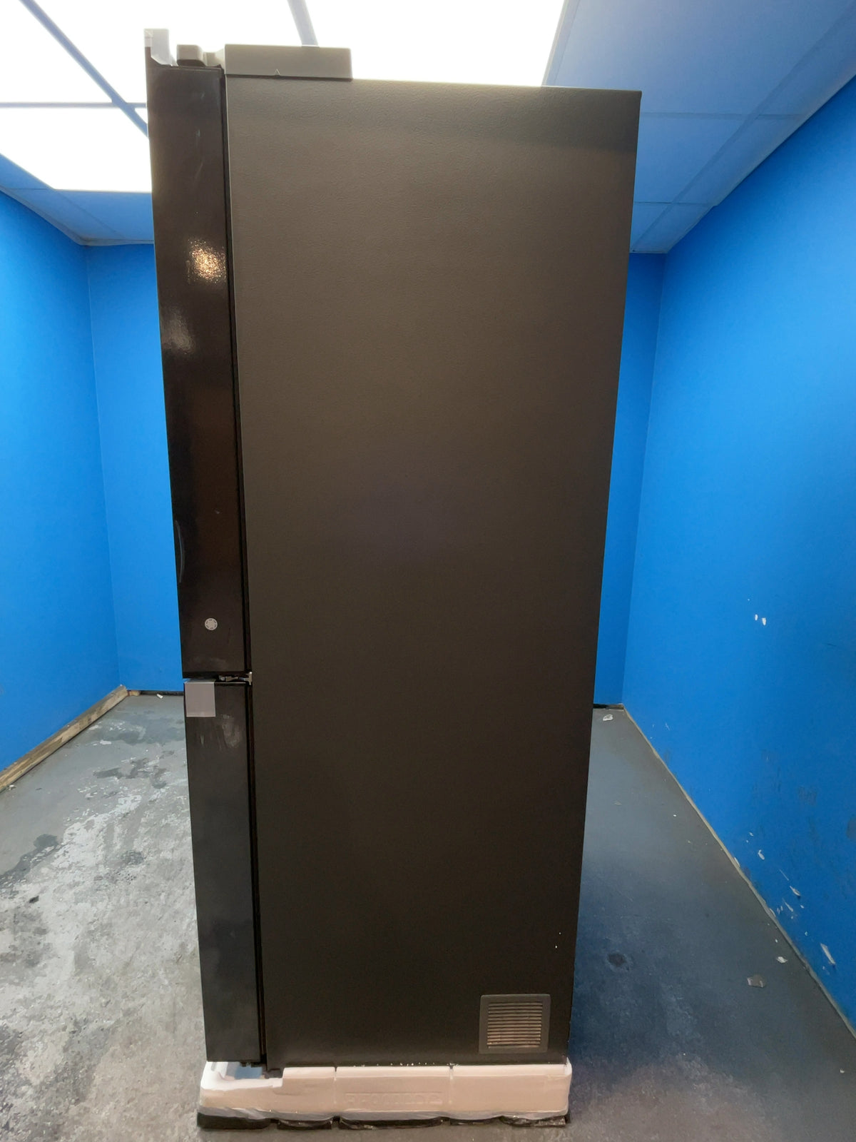 #GRC-164-671 - Samsung Bespoke American Style Smart Fridge Freezer – 645L, Beverage Center, Dual Auto Ice Maker, Clean Black