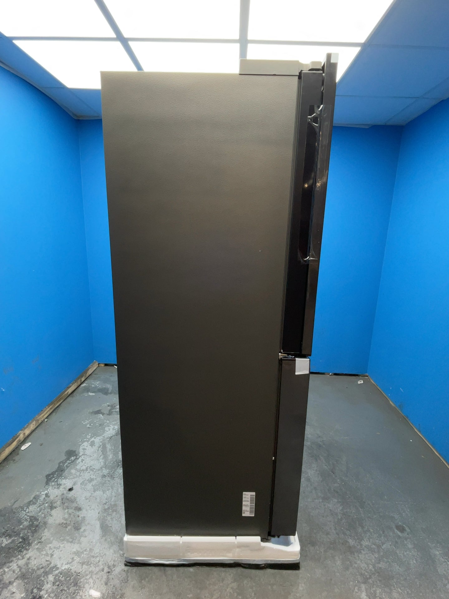#GRC-164-671 - Samsung Bespoke American Style Smart Fridge Freezer – 645L, Beverage Center, Dual Auto Ice Maker, Clean Black