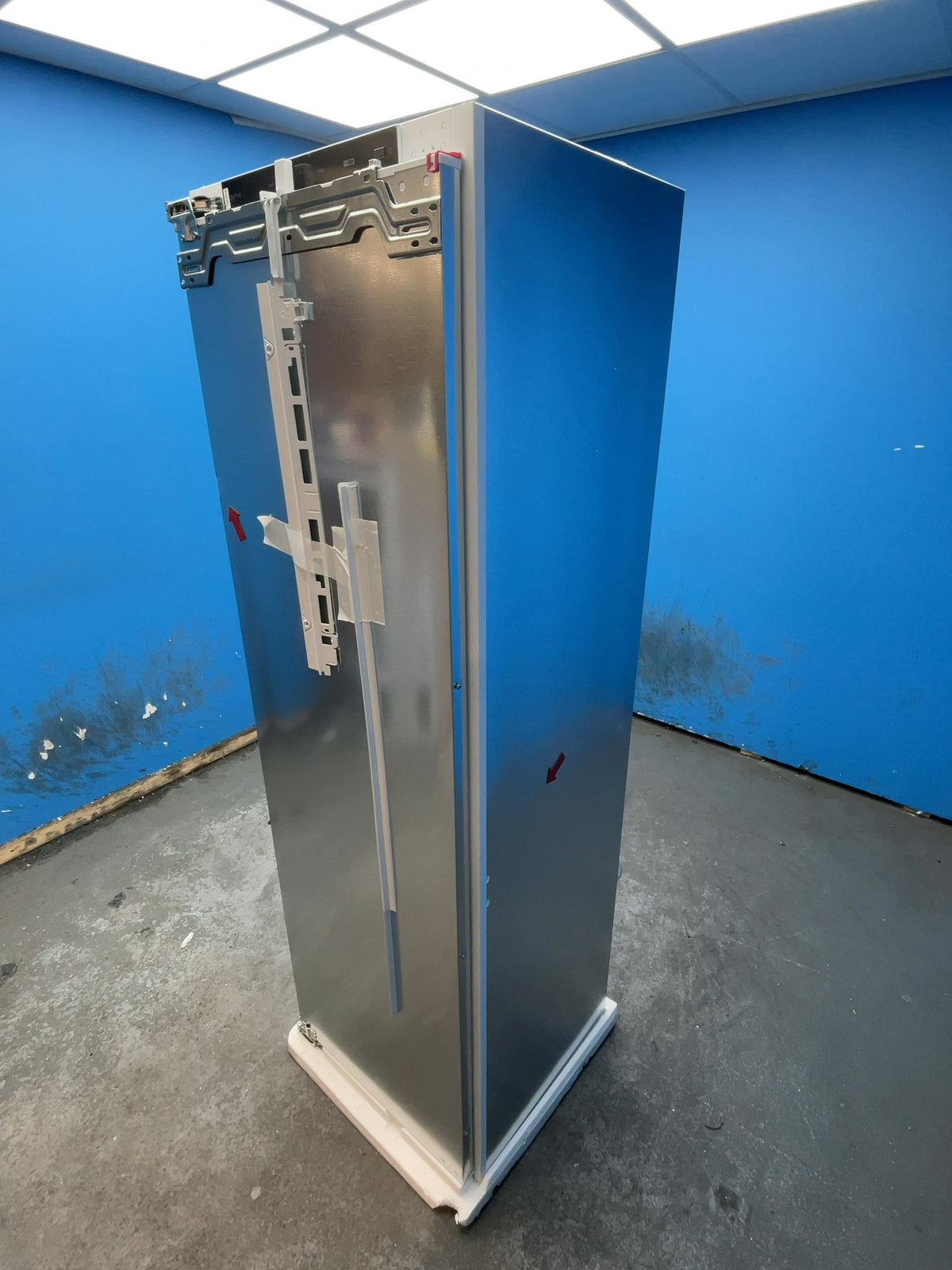 #GRC-164-735 - Bosch Serie 4 Built-In Upright Freezer – 212L, No Frost, VarioZone
