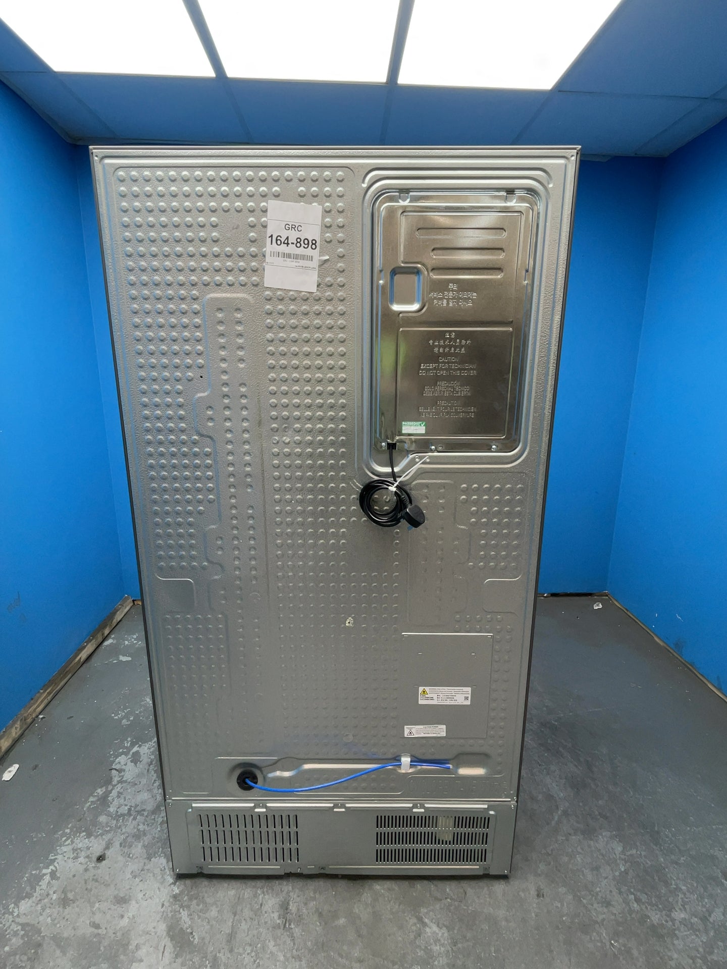 #GRC-164-898 - Samsung Series 8 American Fridge Freezer – 635L Capacity, SpaceMax, Twin Cooling Plus, Plumbed Water & Ice Dispenser, WiFi Connected, Black Stainless Steel