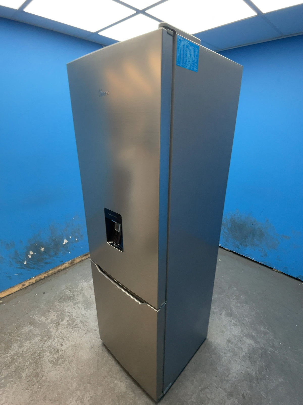 #GRC-165-255 - Midea 60cm Freestanding Fridge Freezer – 310L Capacity, Total No Frost, Non-Plumbed Water Dispenser