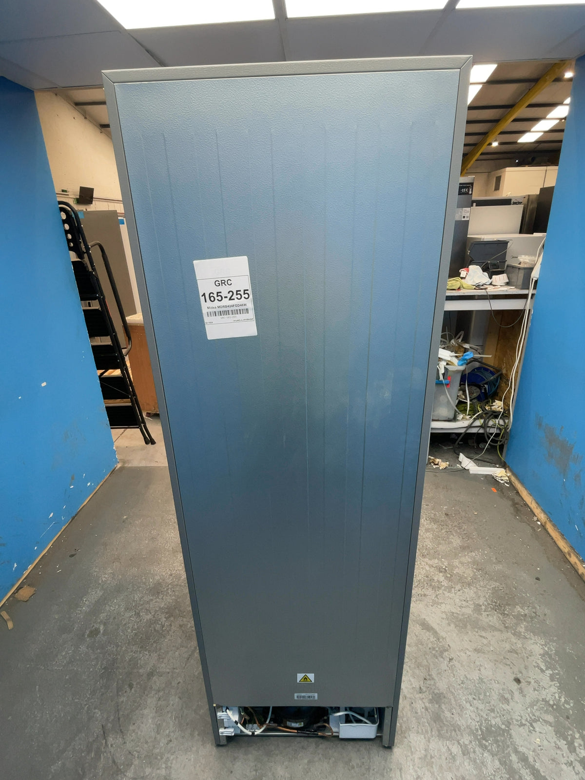 #GRC-165-255 - Midea 60cm Freestanding Fridge Freezer – 310L Capacity, Total No Frost, Non-Plumbed Water Dispenser
