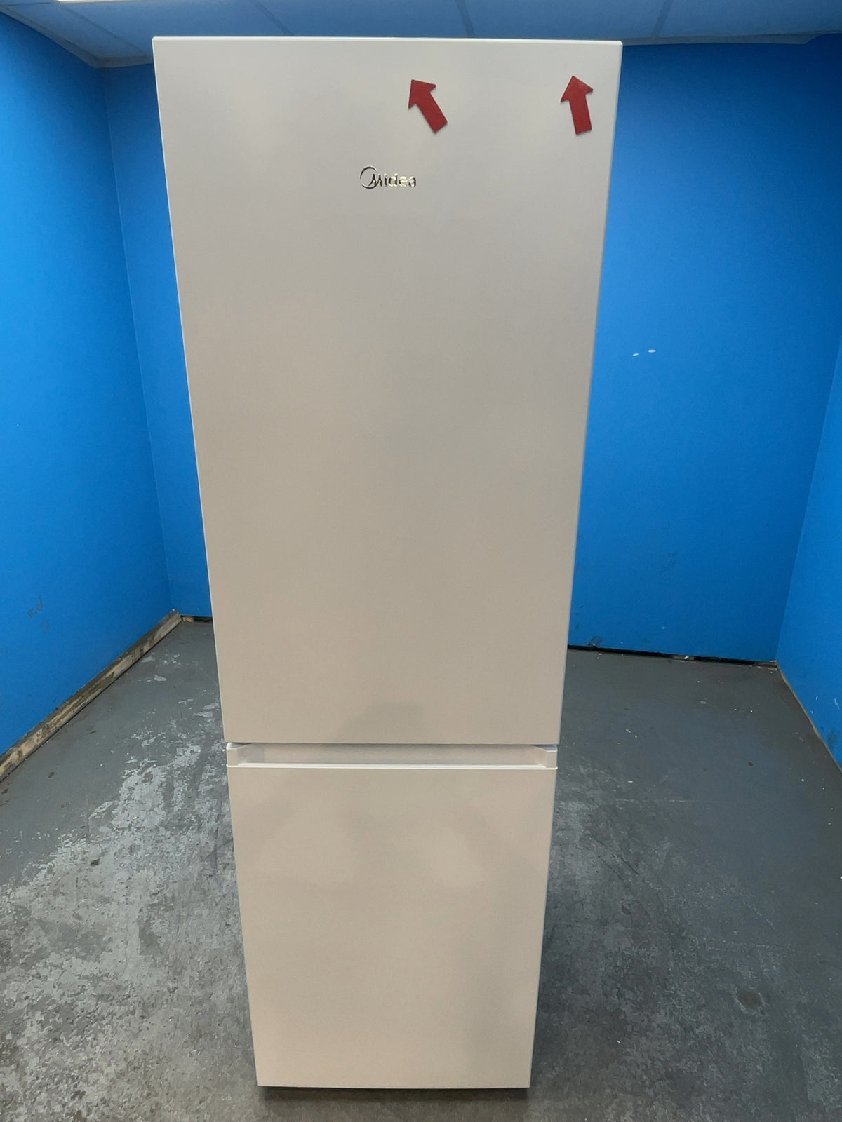 #GRC-165-258 - Midea 54.7cm Fridge Freezer – 273L, White, Total No Frost