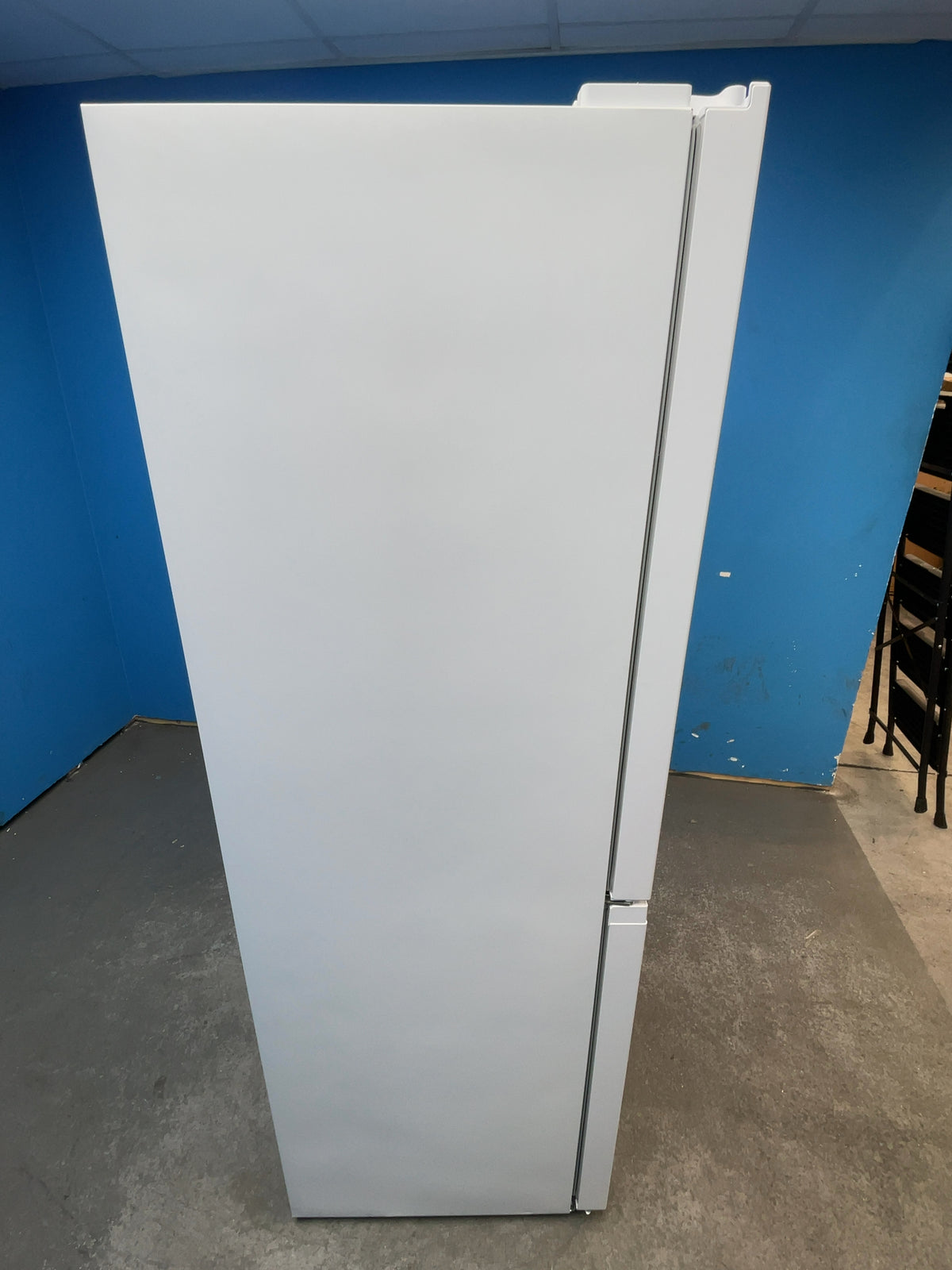 #GRC-165-258 - Midea 54.7cm Fridge Freezer – 273L, White, Total No Frost