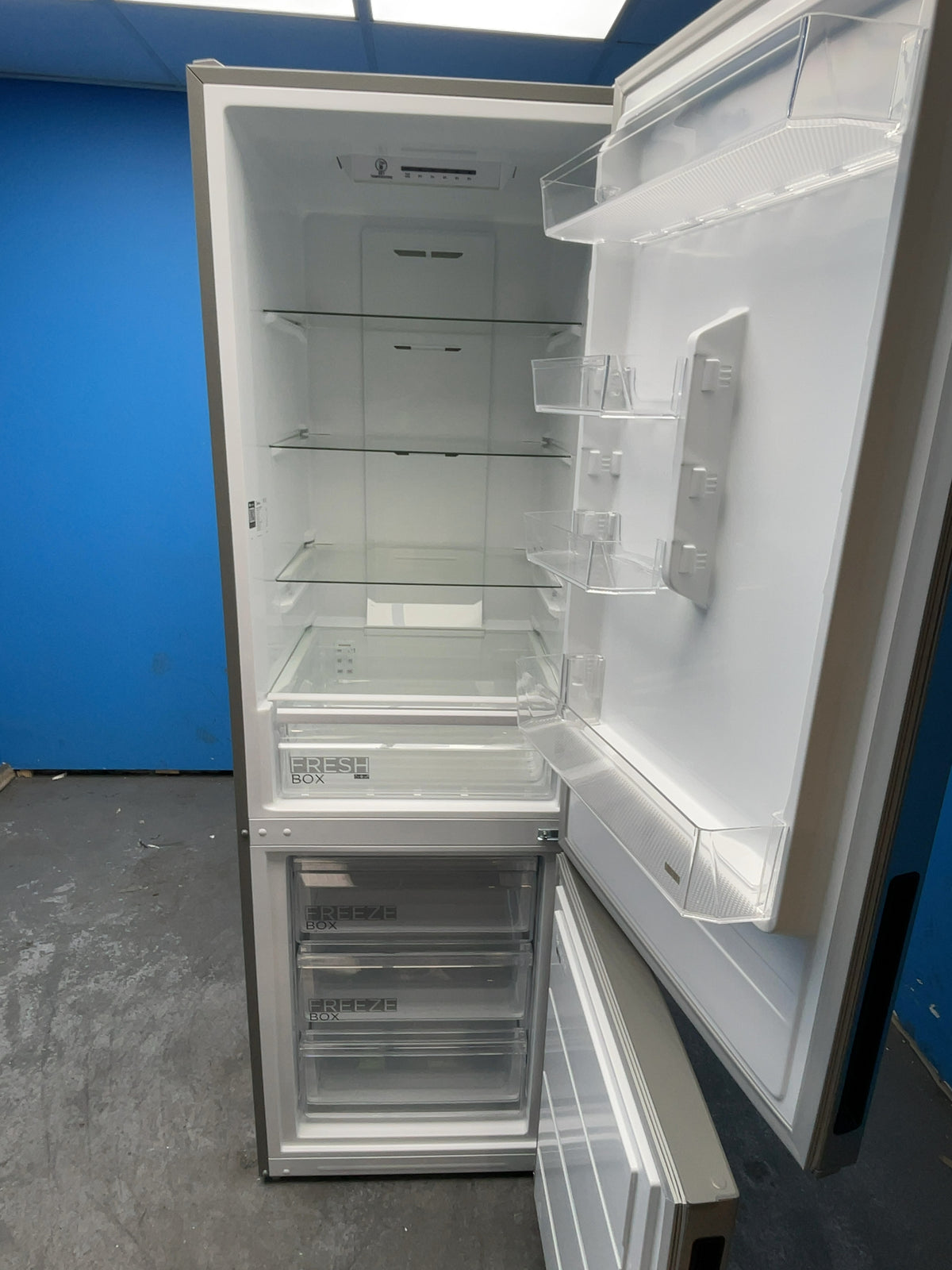 #GRC-165-259 - Midea 60/40 Total No Frost Fridge Freezer – 310L Capacity, Inox