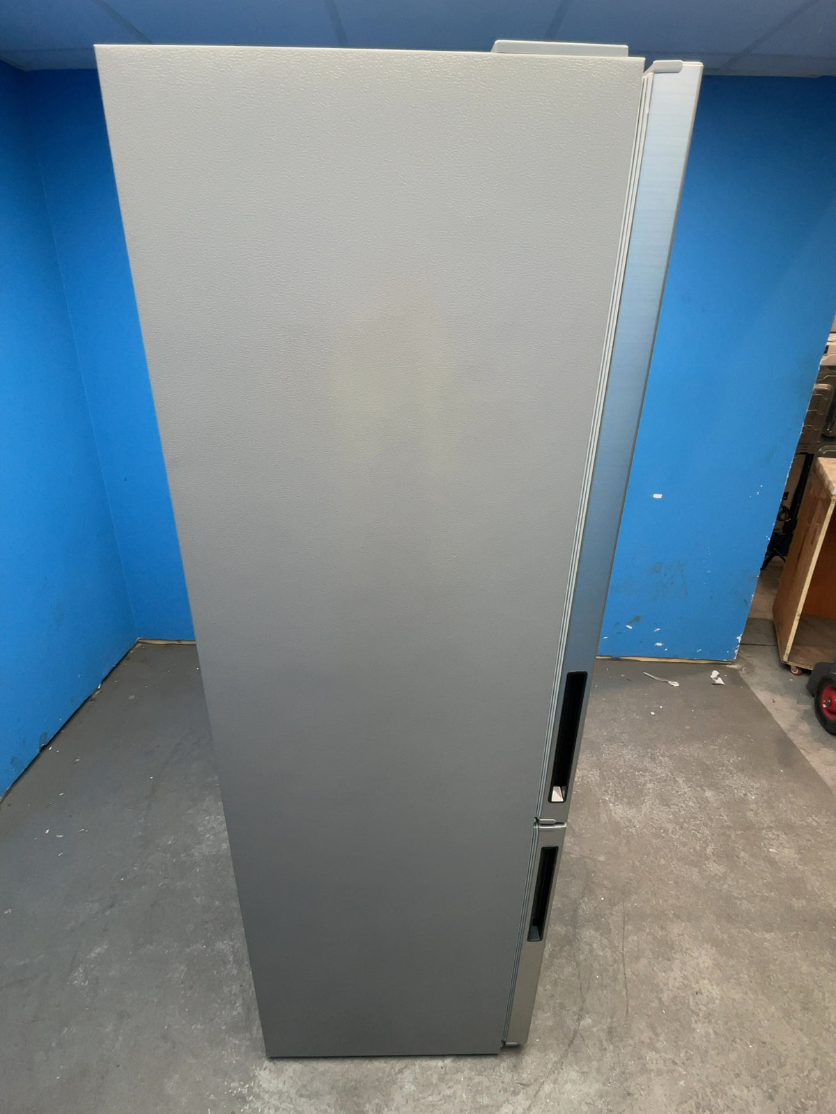 #GRC-165-259 - Midea 60/40 Total No Frost Fridge Freezer – 310L Capacity, Inox