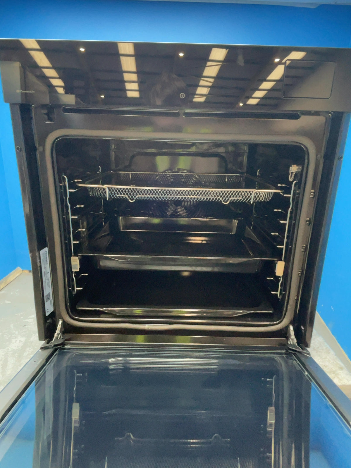 #GRC-165-277 - Hisense Hi8 BlackLine 60cm Electric Single Oven – 77L Capacity, Pyrolytic Self-Clean