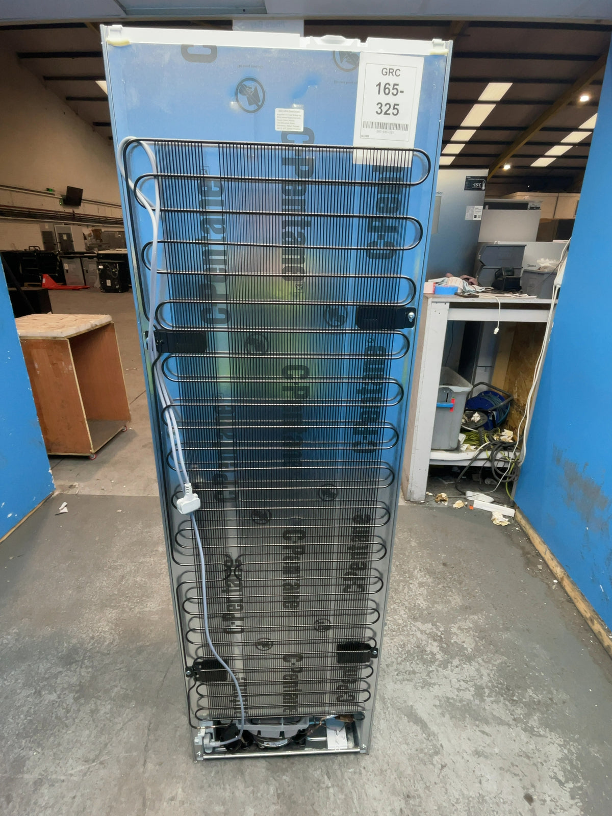 #GRC-165-325 - Bosch 54cm Integrated Tall Larder Fridge – 310L Capacity, MultiBox, SuperCooling