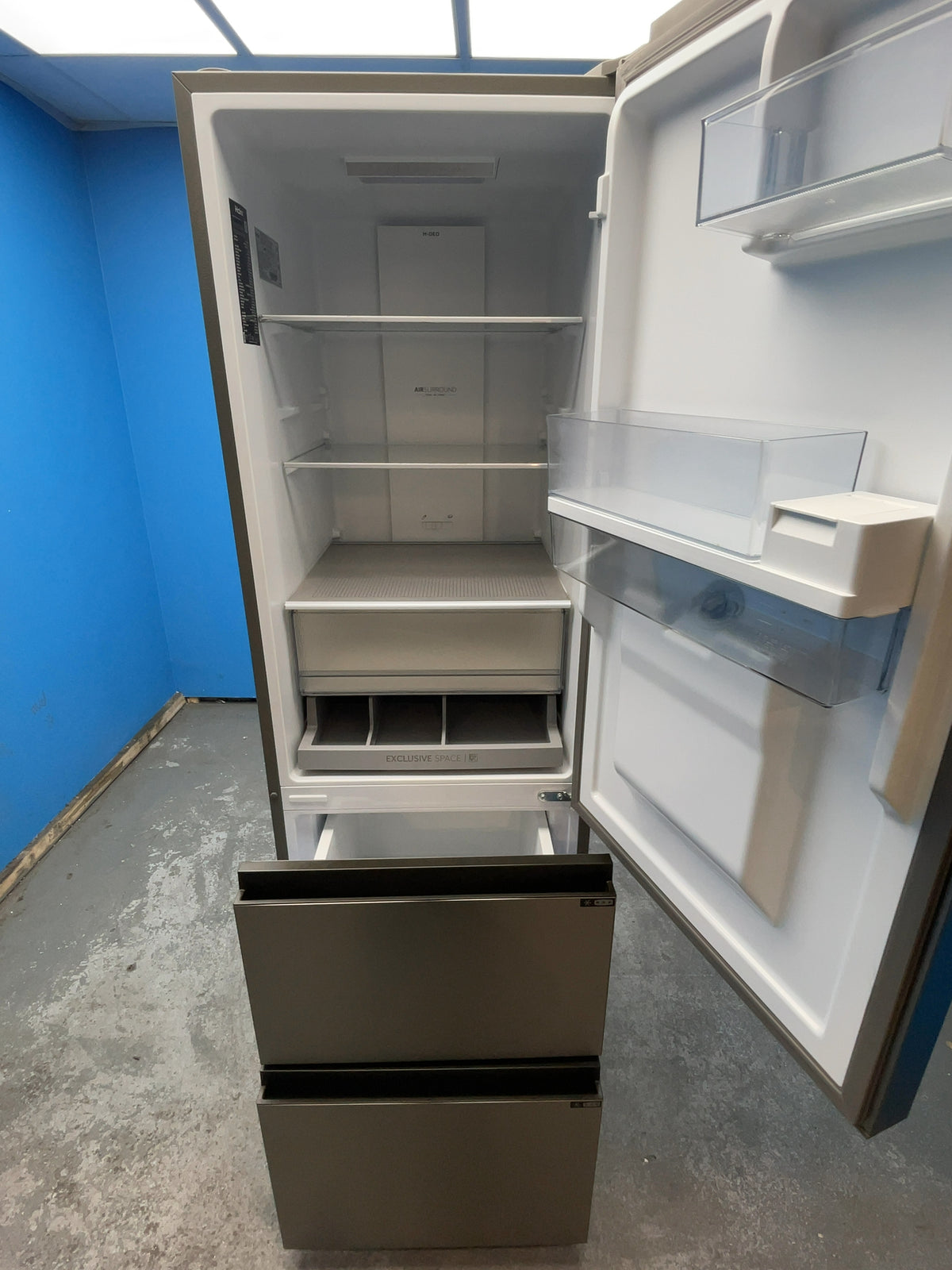 #GRC-165-596 - Haier 54.5cm 60/40 Fridge Freezer – 300L, Inox, Total No Frost, Smart WiFi