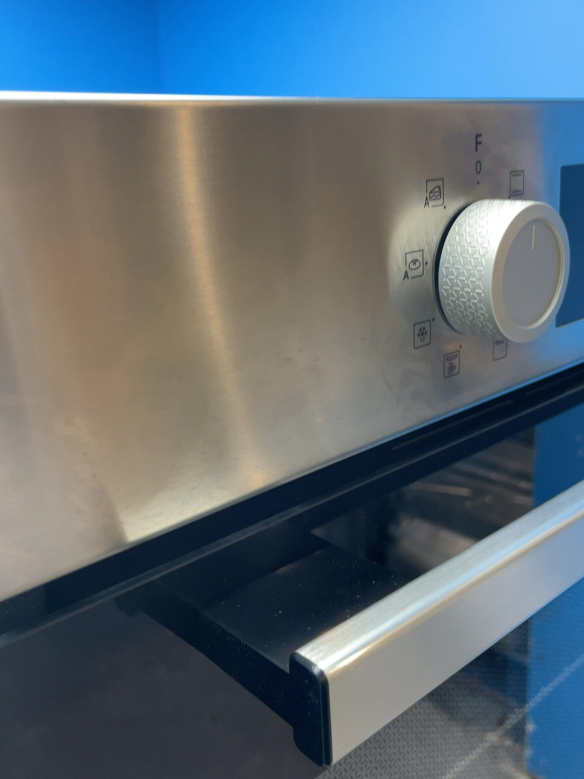 #GRC-165-710 - Hotpoint Multiflow Built-In Single Electric Oven – 71L Capacity, Catalytic Liners, Plug & Play, Stainless Steel