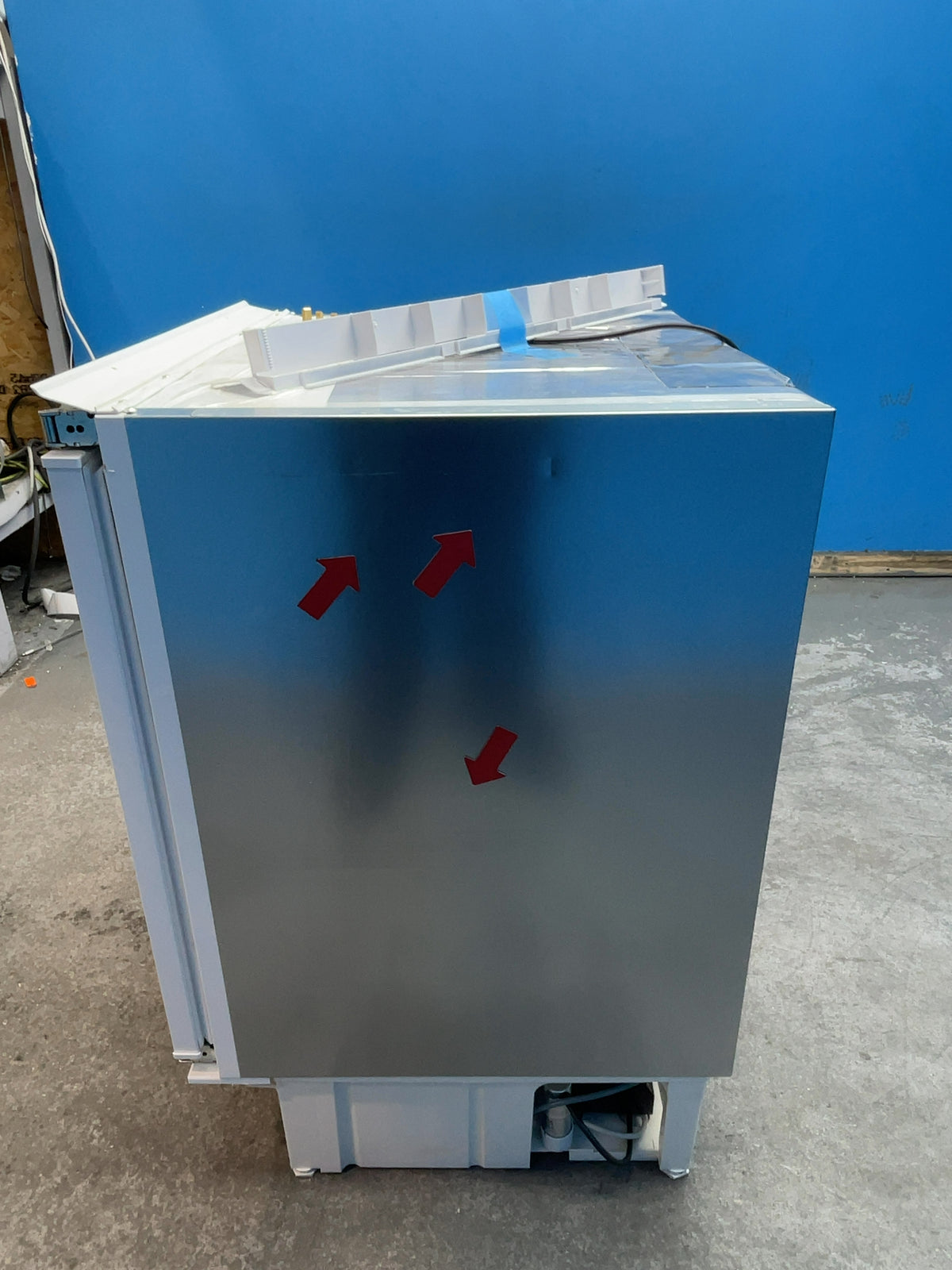 #GRC-165-728 - Hotpoint Integrated Undercounter Freezer – 91L Capacity, Low Frost, Fixed Hinge