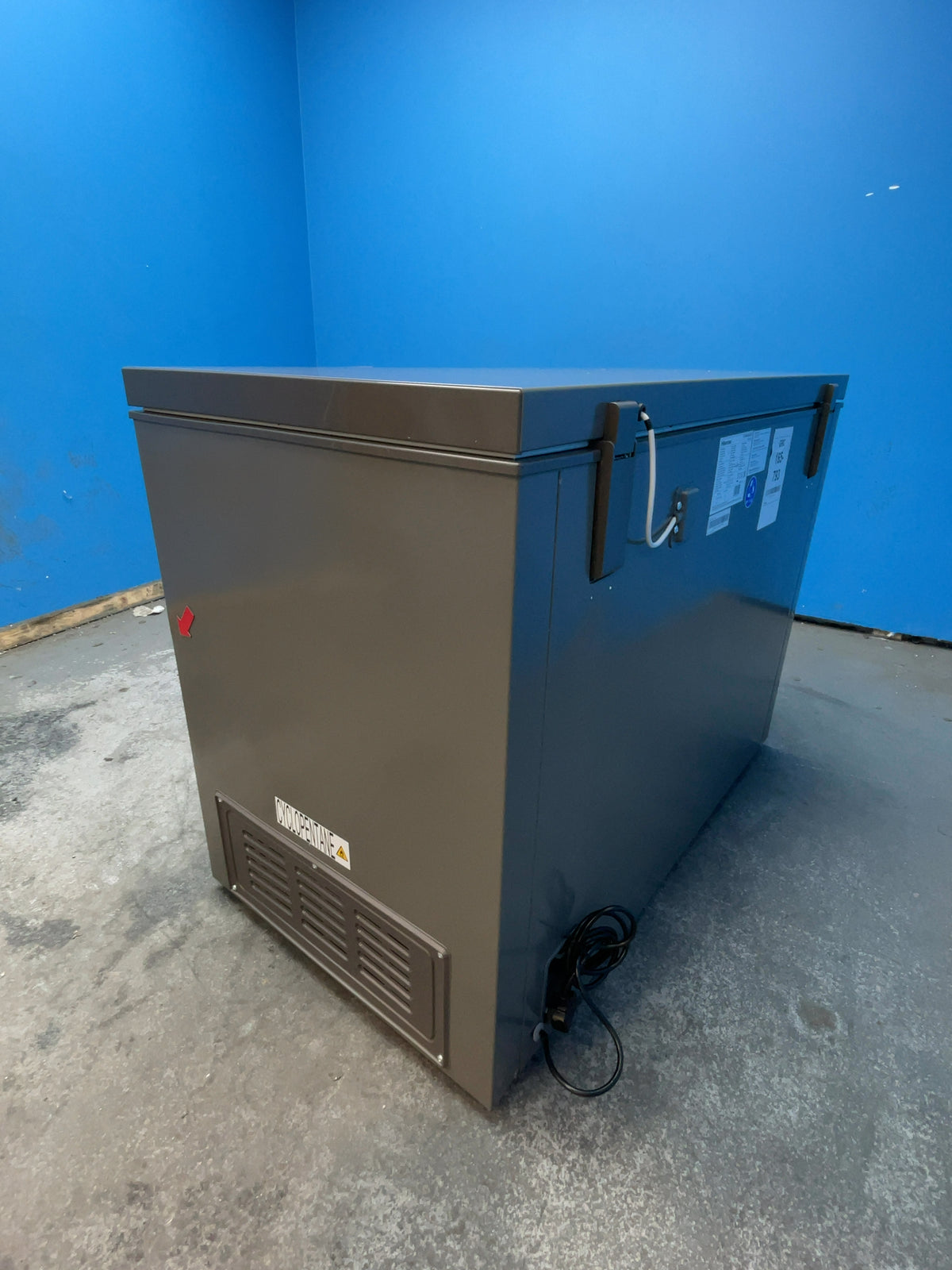 #GRC-165-793 - Hisense 277L Chest Freezer – Total No Frost, Winter Guard, Grey