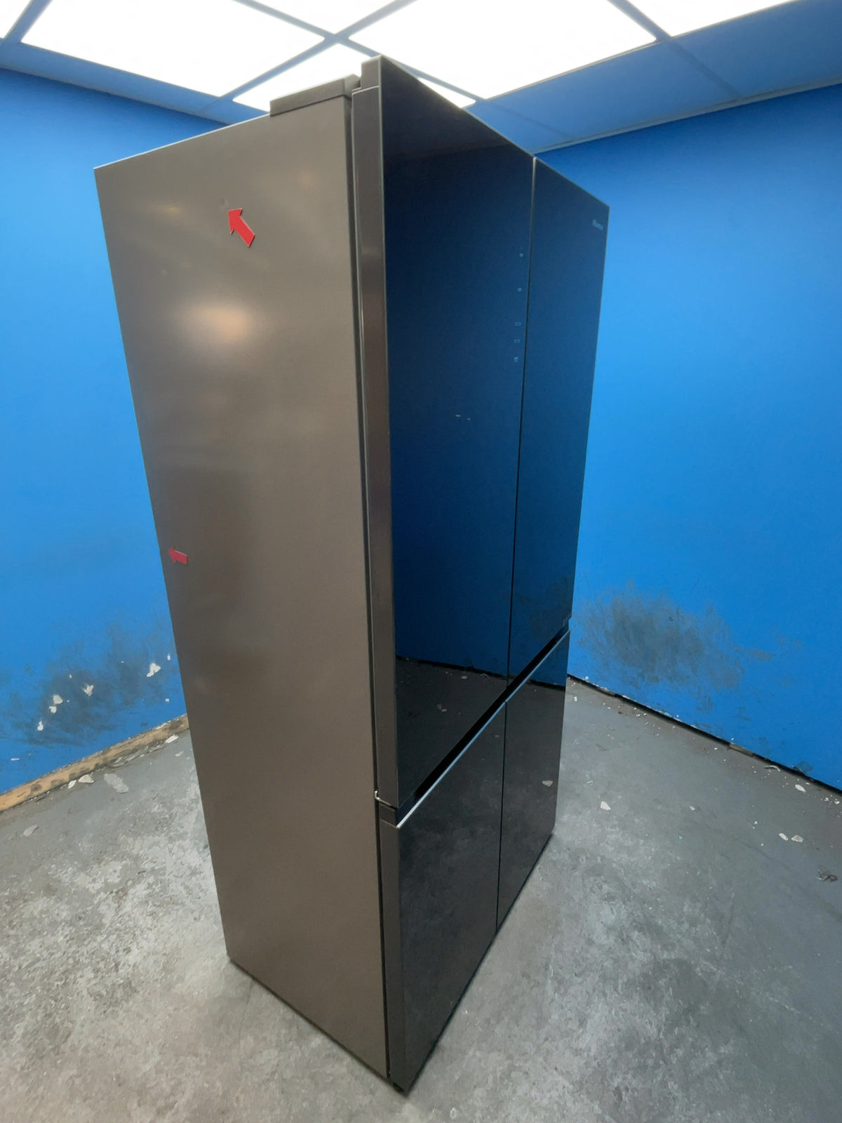 #GRC-165-799 - Hisense American Style Fridge Freezer – 591L, Black Glass, Total No Frost