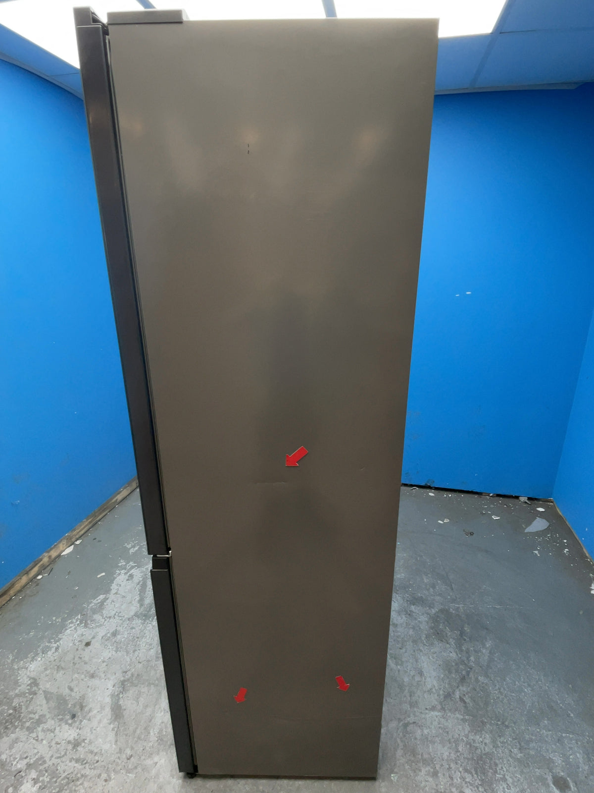 #GRC-165-799 - Hisense American Style Fridge Freezer – 591L, Black Glass, Total No Frost