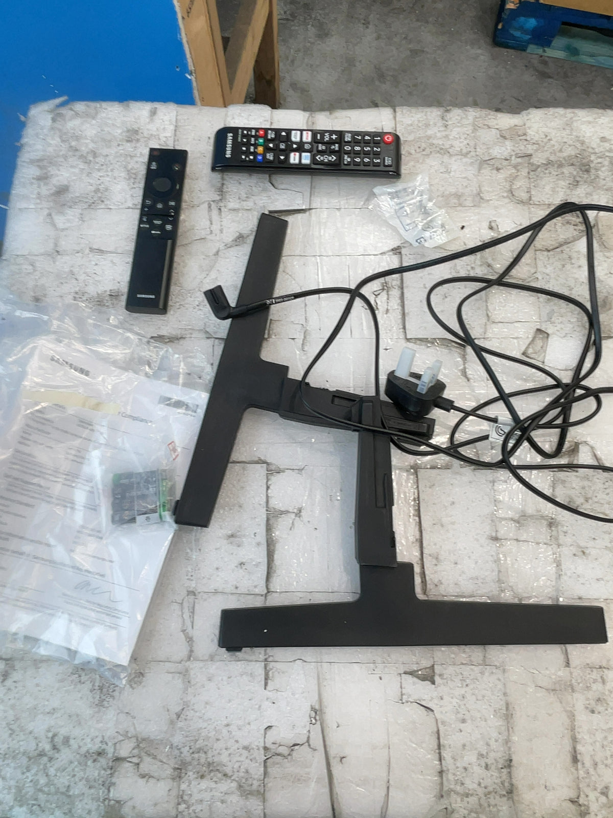 #GRC-165-878 - Samsung 75" 4K HDR Smart TV – Crystal Processor, Tizen OS