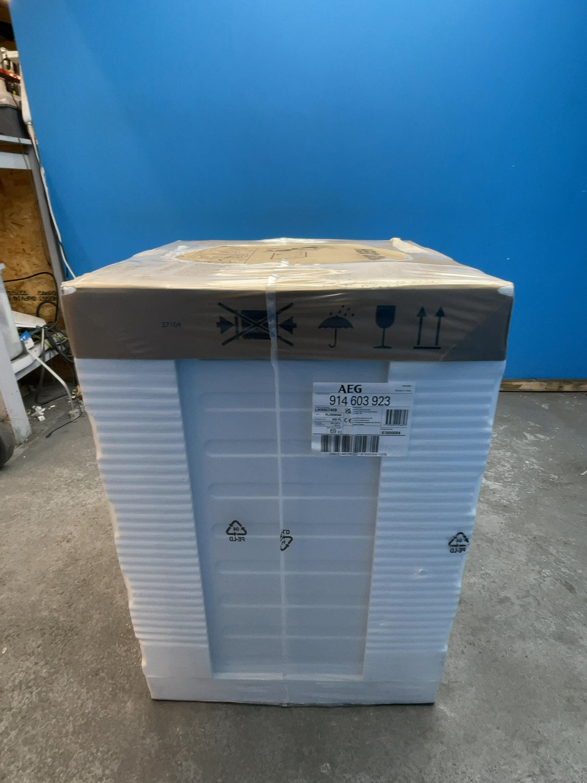 #GRC-166-000 - AEG 7kg/4kg ProSense Washer Dryer – 1600 Spin, AutoSense, White