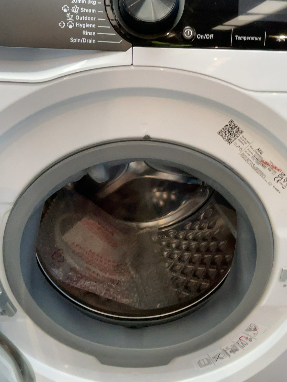 #GRC-166-047 - AEG 9000 Series 9kg Washing Machine – AbsoluteCare, 1400rpm, WiFi, White