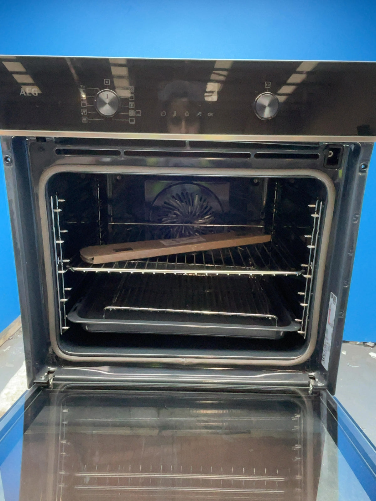 #GRC-166-078 - AEG 6000 SenseCook 60cm Electric Single Oven – 71L Capacity, Pyrolytic Self-Clean, WiFi Connected