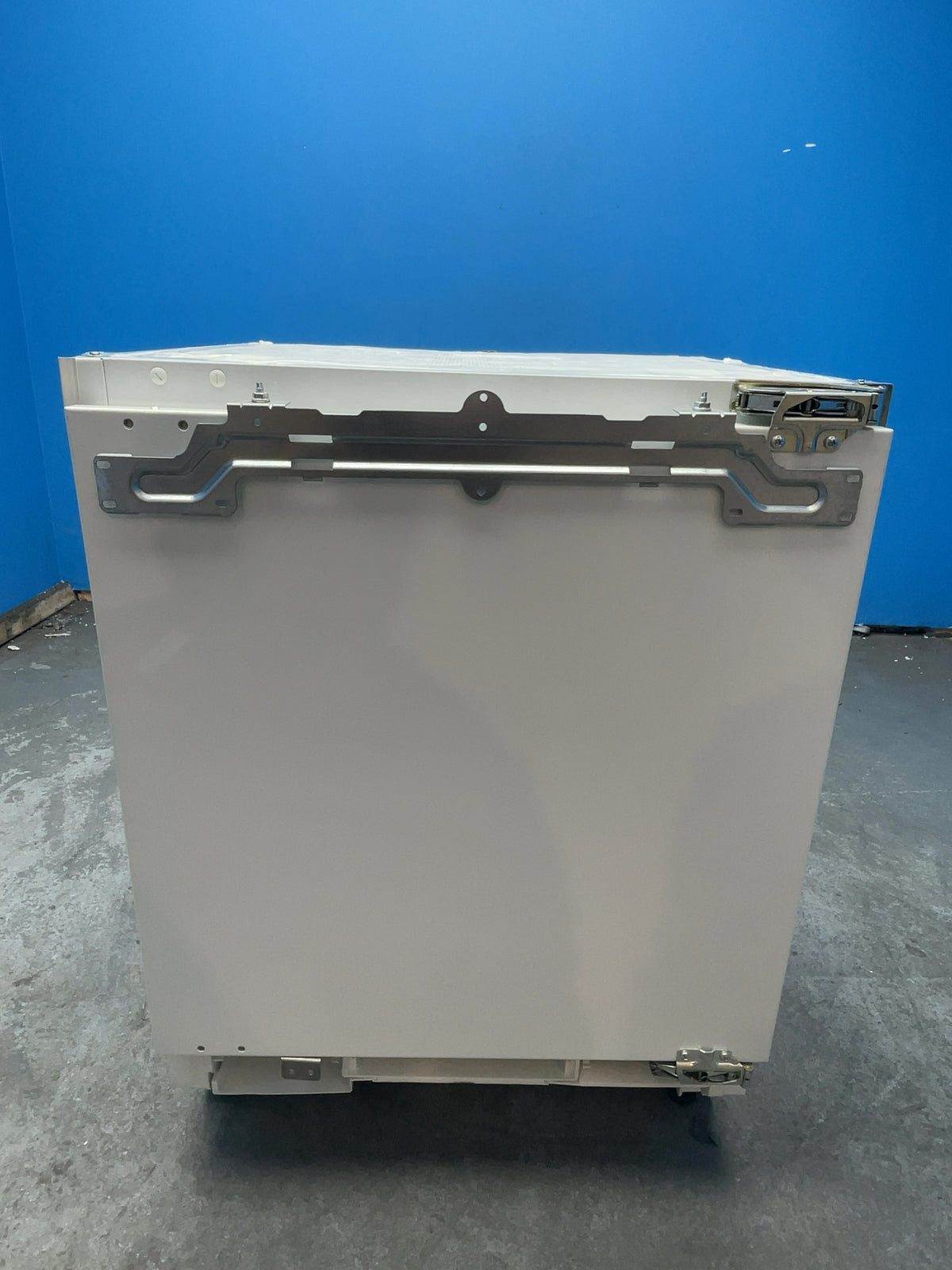 #GRC-166-116 - Electrolux 60cm Integrated Under Counter Larder Fridge – Built Under, Auto Defrost, Fruit & Veg Bin