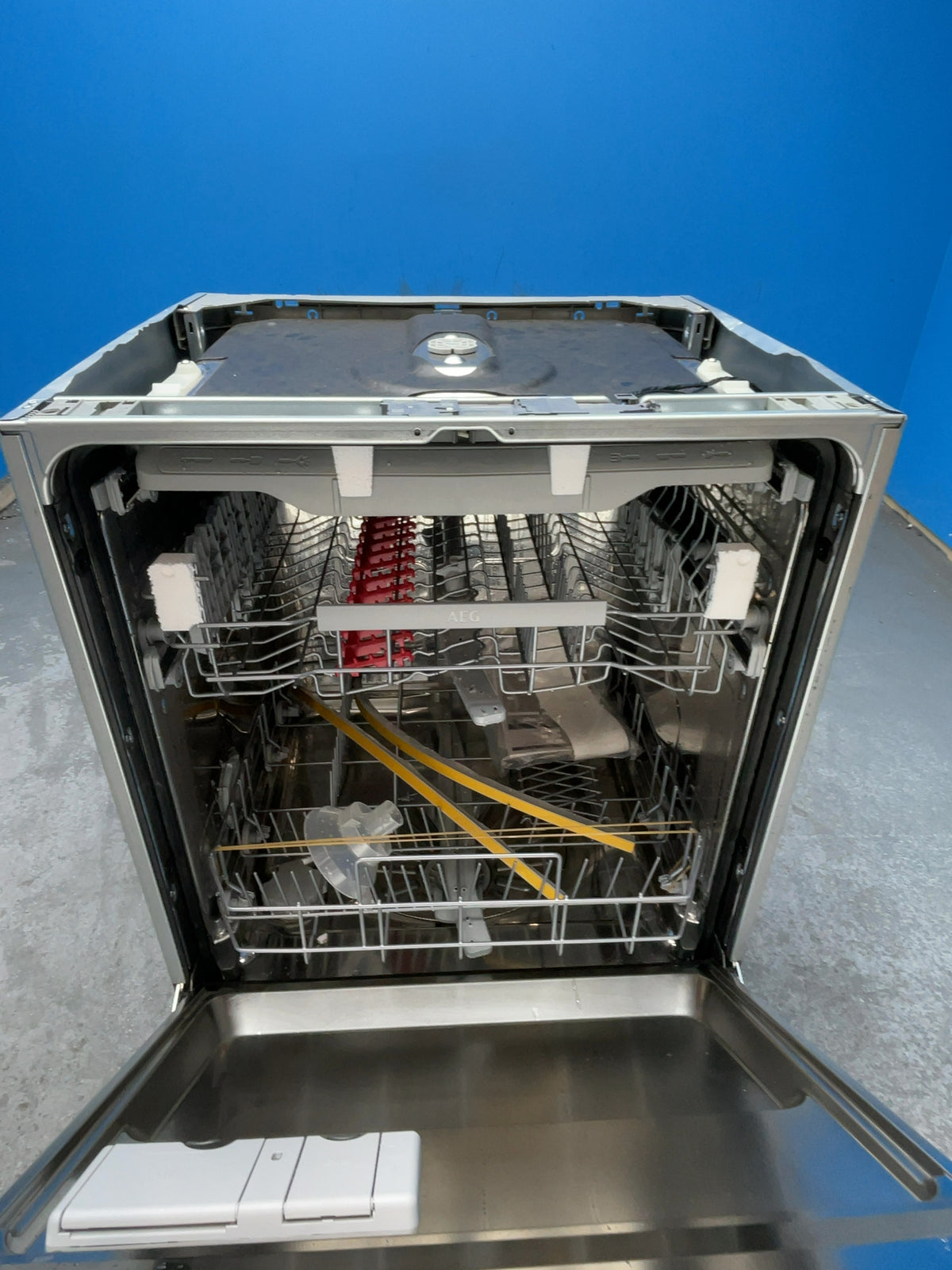#GRC-166-124 - AEG 5000 Series 60cm Fully Integrated Dishwasher – 14 Place Settings, AirDry Technology, AutoSense
