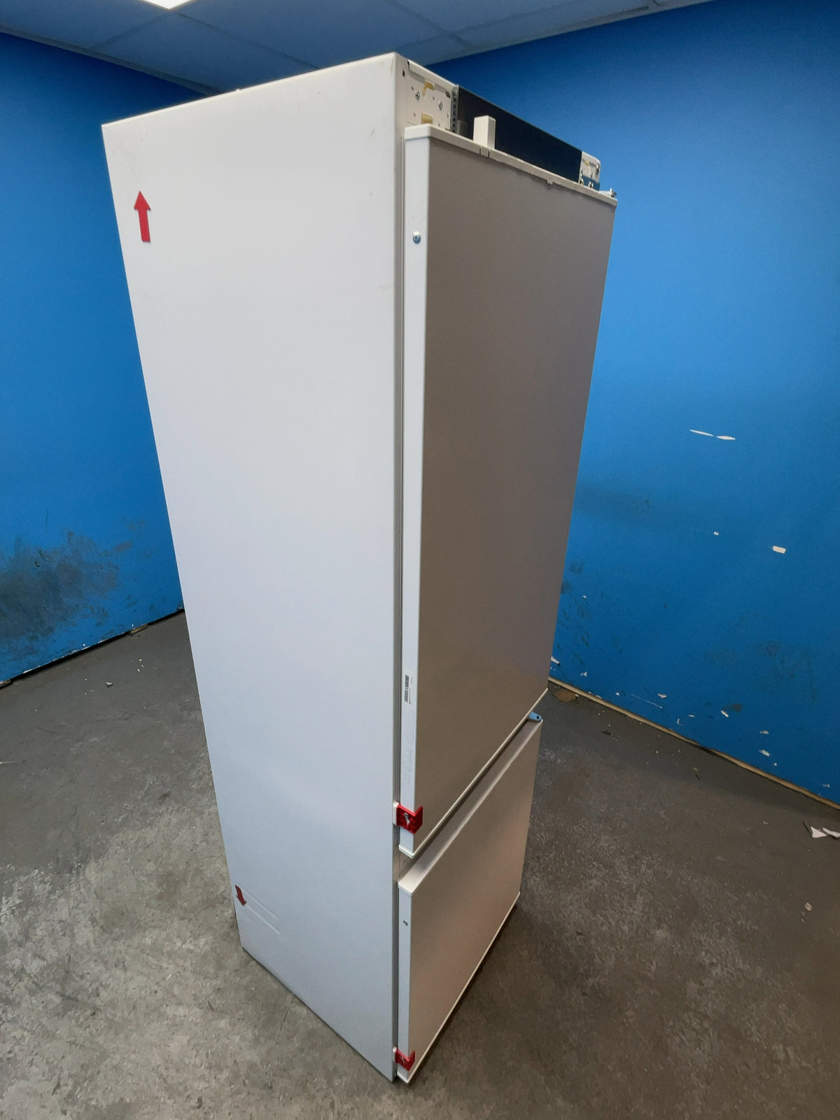 #GRC-166-388 - Hoover 54cm Integrated 70/30 Fridge Freezer – 251L, White