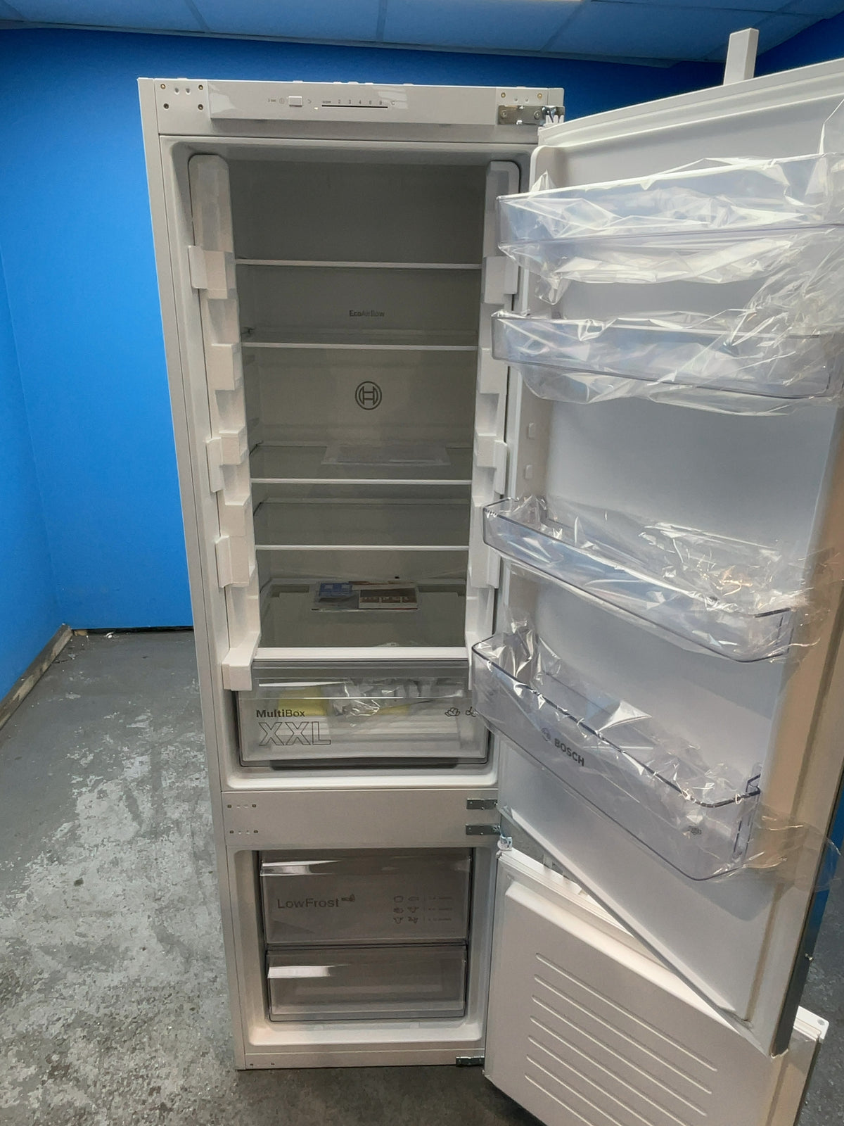 #GRC-166-400 - Bosch Series 2 Integrated 70/30 Fridge Freezer – 270L Capacity, Low Frost, Eco Airflow