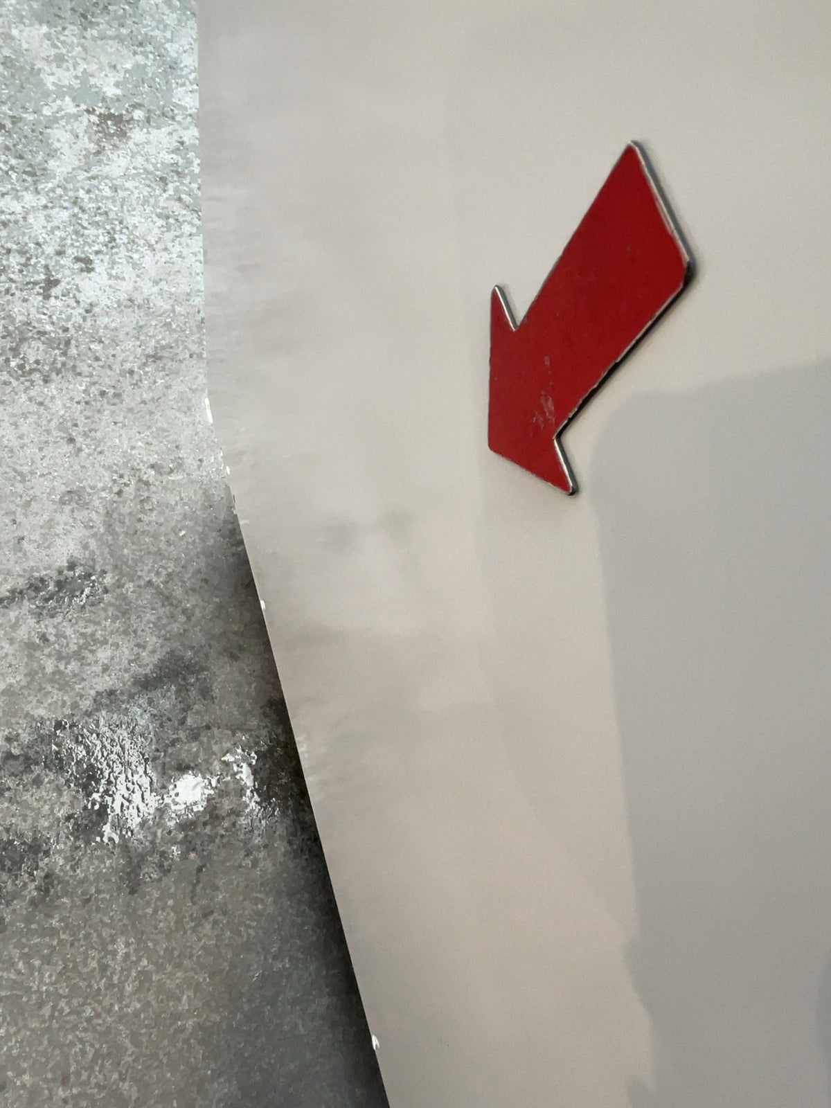 #GRC-166-402 - Hotpoint Integrated Undercounter Freezer – 91L Capacity, Low Frost, Fixed Hinge
