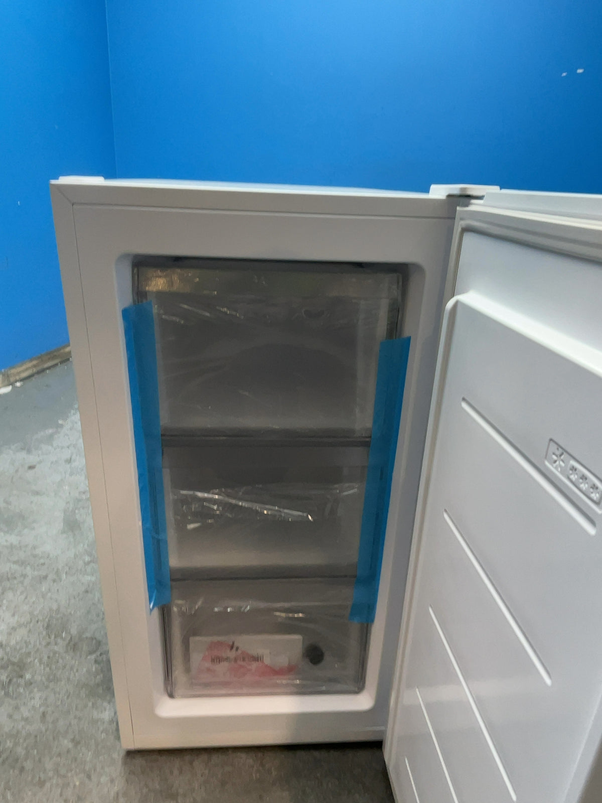 #GRC-166-501 - Hoover H-Freeze 300 Mini Undercounter Freezer – 64L, Low Frost, White