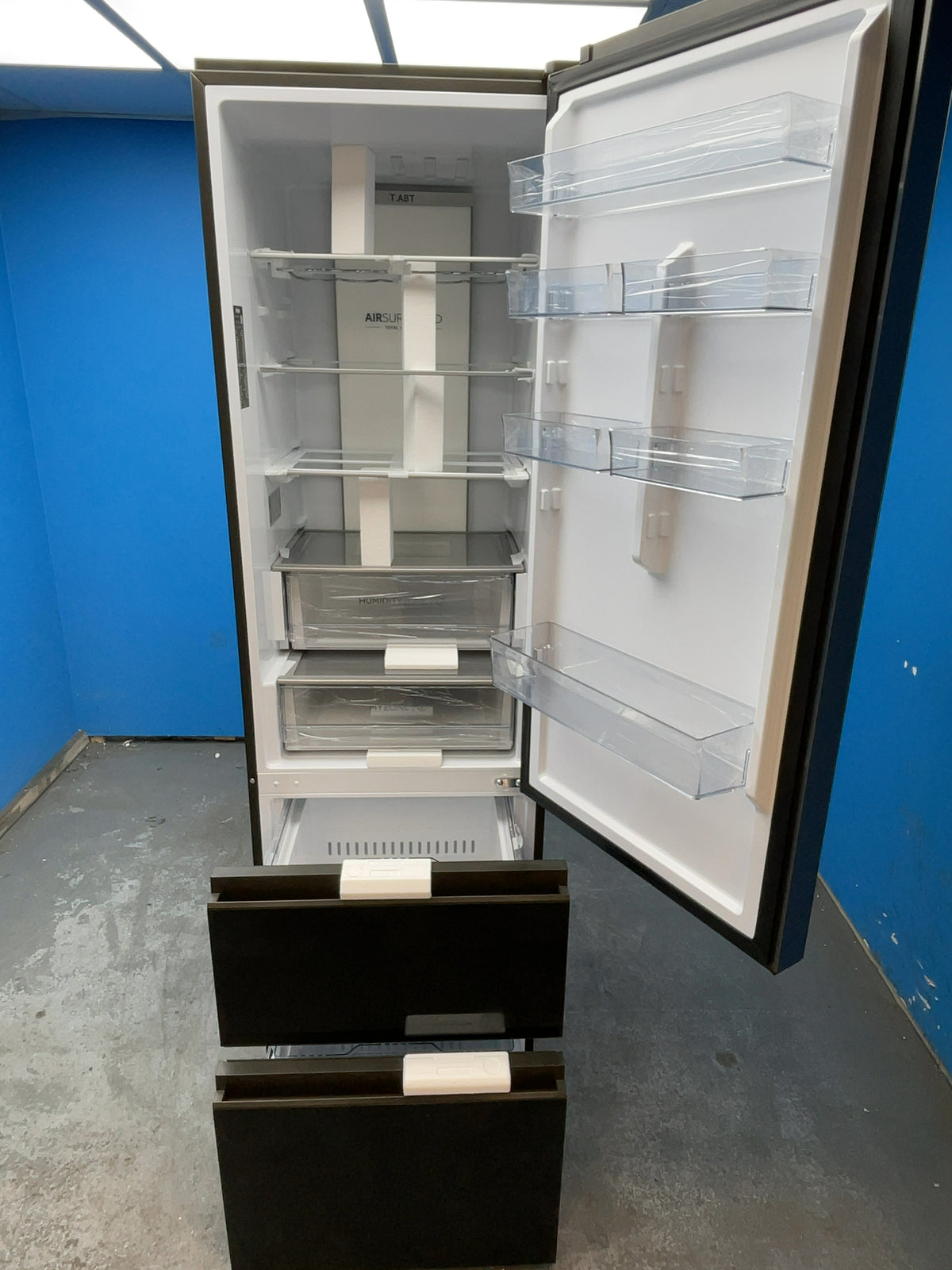 #GRC-166-940 - Haier 59.5cm Fridge Freezer – 414L, Obsidian Black Glass, Total No Frost